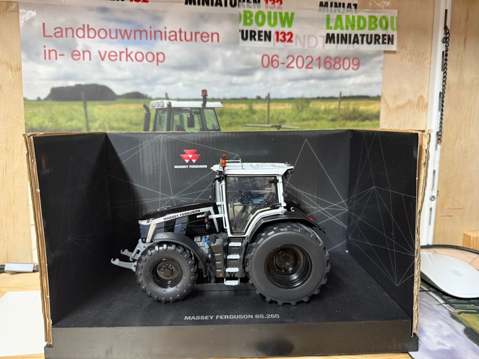 U.H. Massey Ferguson 8S.265 tractor., Ophalen of Verzenden, Zo goed als nieuw, Tractor of Landbouw, Overige merken