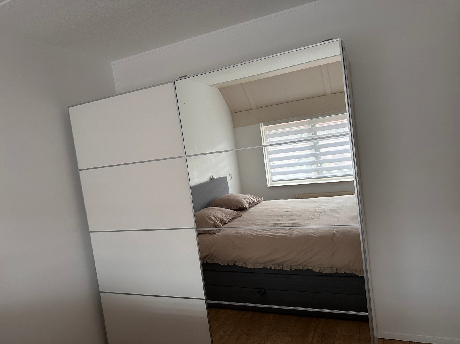 Kledingkast IKEA met 2 schuifdeuren met spiegel, Ophalen, Zo goed als nieuw, 50 tot 75 cm, 200 cm of meer