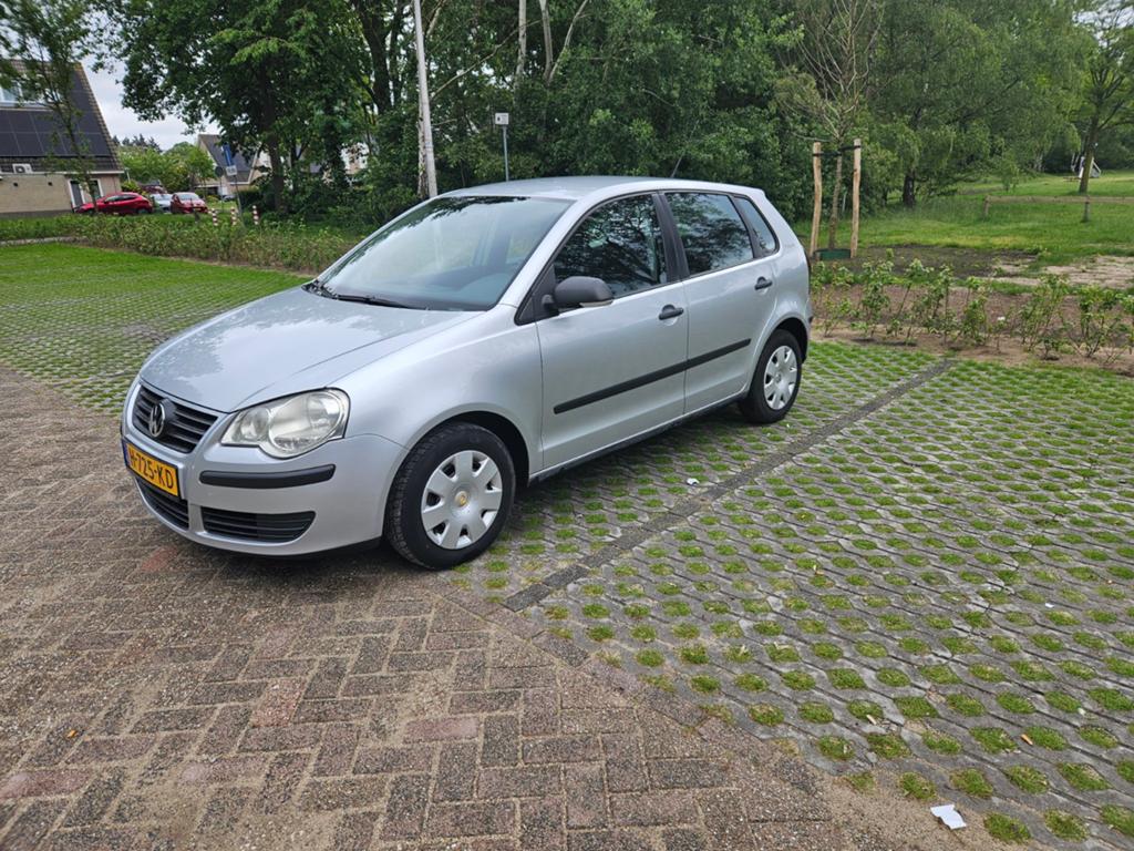 Volkswagen Polo 1.2 44KW 2007 Grijs, Auto's, Volkswagen, Voorwielaandrijving, 989 kg, 1198 cc, Handgeschakeld
