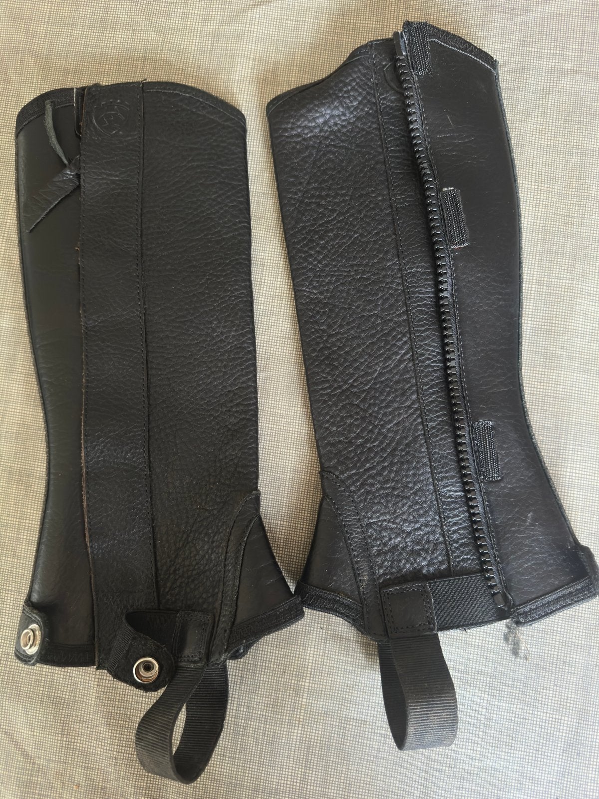 NIEUW: Ariat Oxford Chap Kids – Leren Paardrijchaps –M Zwart, Ophalen of Verzenden, Nieuw, Kinderen, Schoeisel