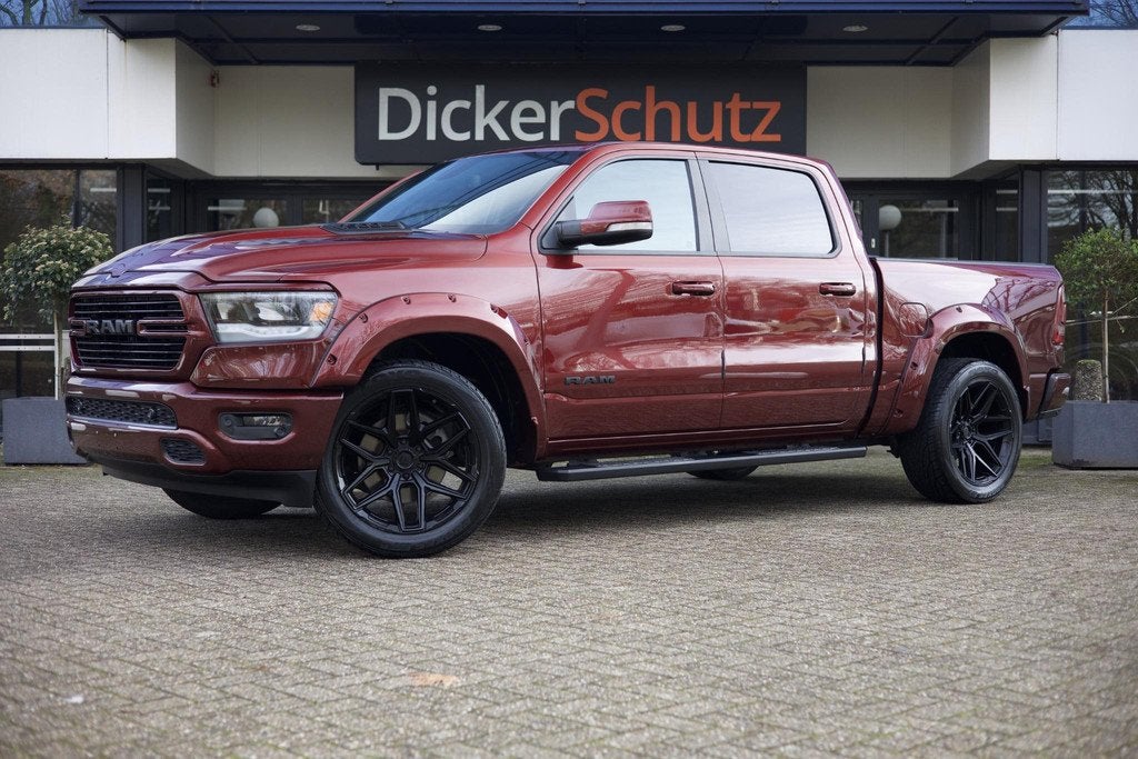 Dodge Ram 1500 5.7 V8 4x4 Crew Cab Sport, Auto's, Automaat, Stof, Gebruikt, 5654 cc