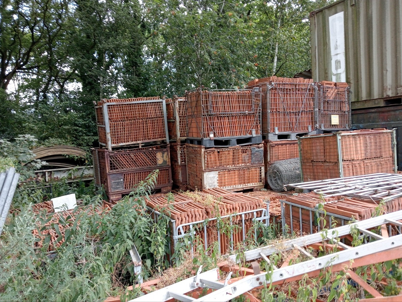Rode Mulden dakpannen met nokvorsten in gitterboxen, Ophalen, Steen of Klei, 15 m² of meer, Dakpannen