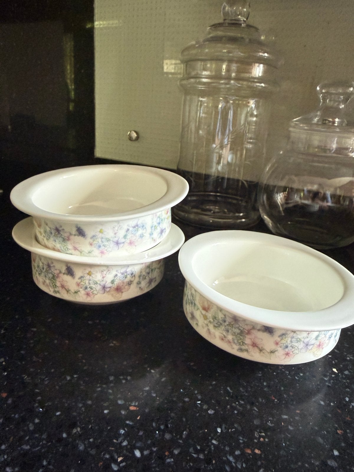 3 Wedgwood Angela schaaltjes, Gebruikt, Klassiek, Ophalen of Verzenden, Schaal of Schalen