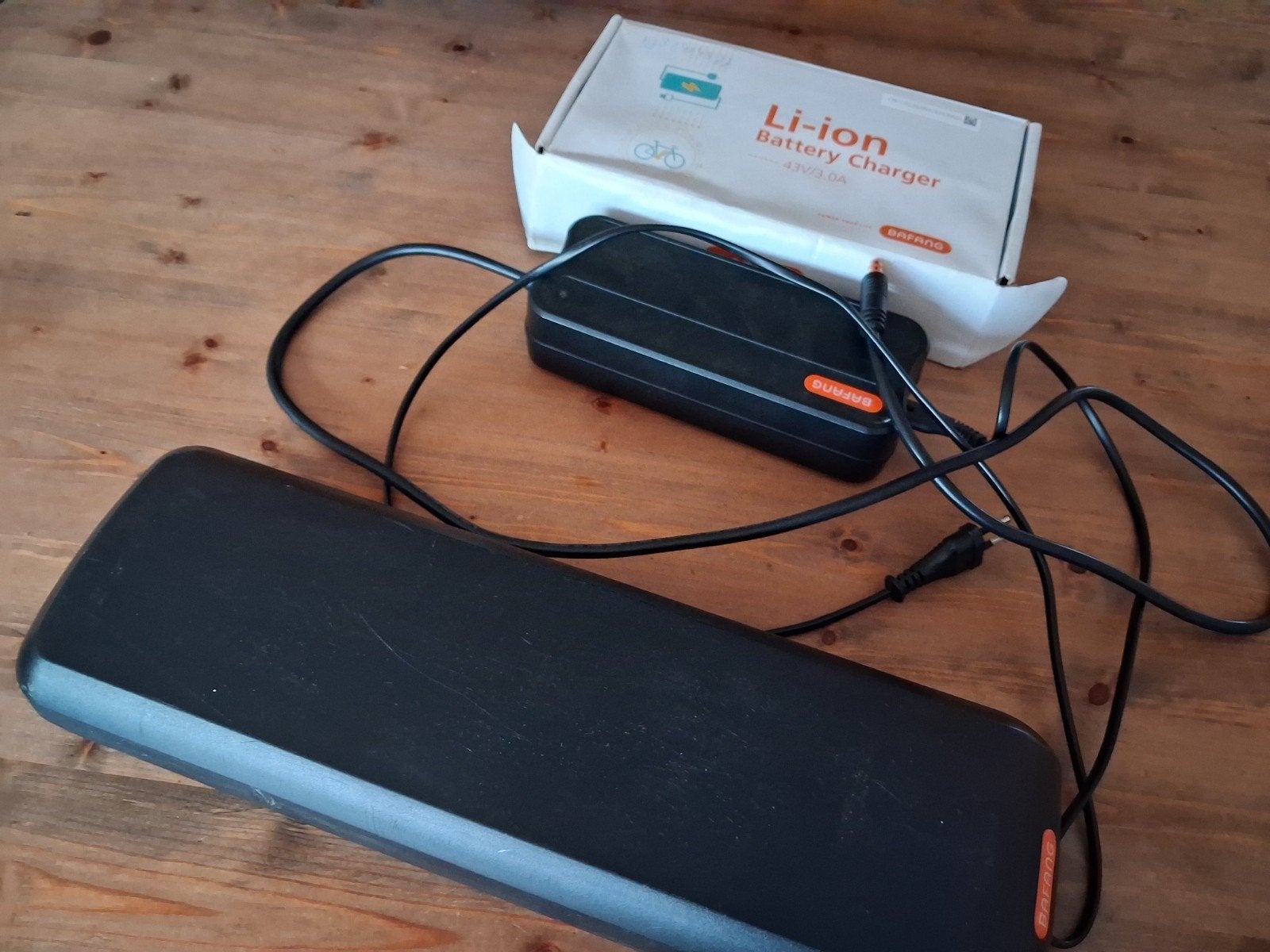 bawang fiets accu met lader, Ophalen of Verzenden, Gebruikt