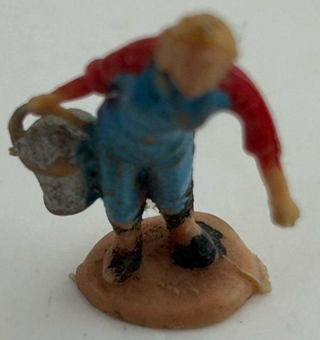 Vintage figuur: Vrouw met emmer water, Ophalen of Verzenden, Gebruikt, Overige typen
