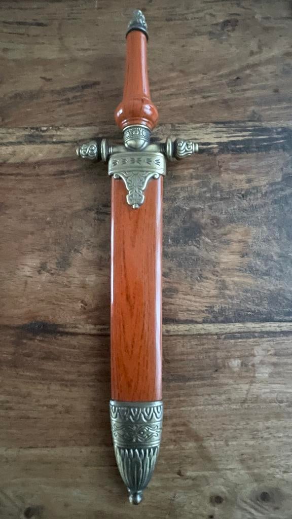 Decoratief mes met houten schede en metalen details, Ophalen, Zo goed als nieuw