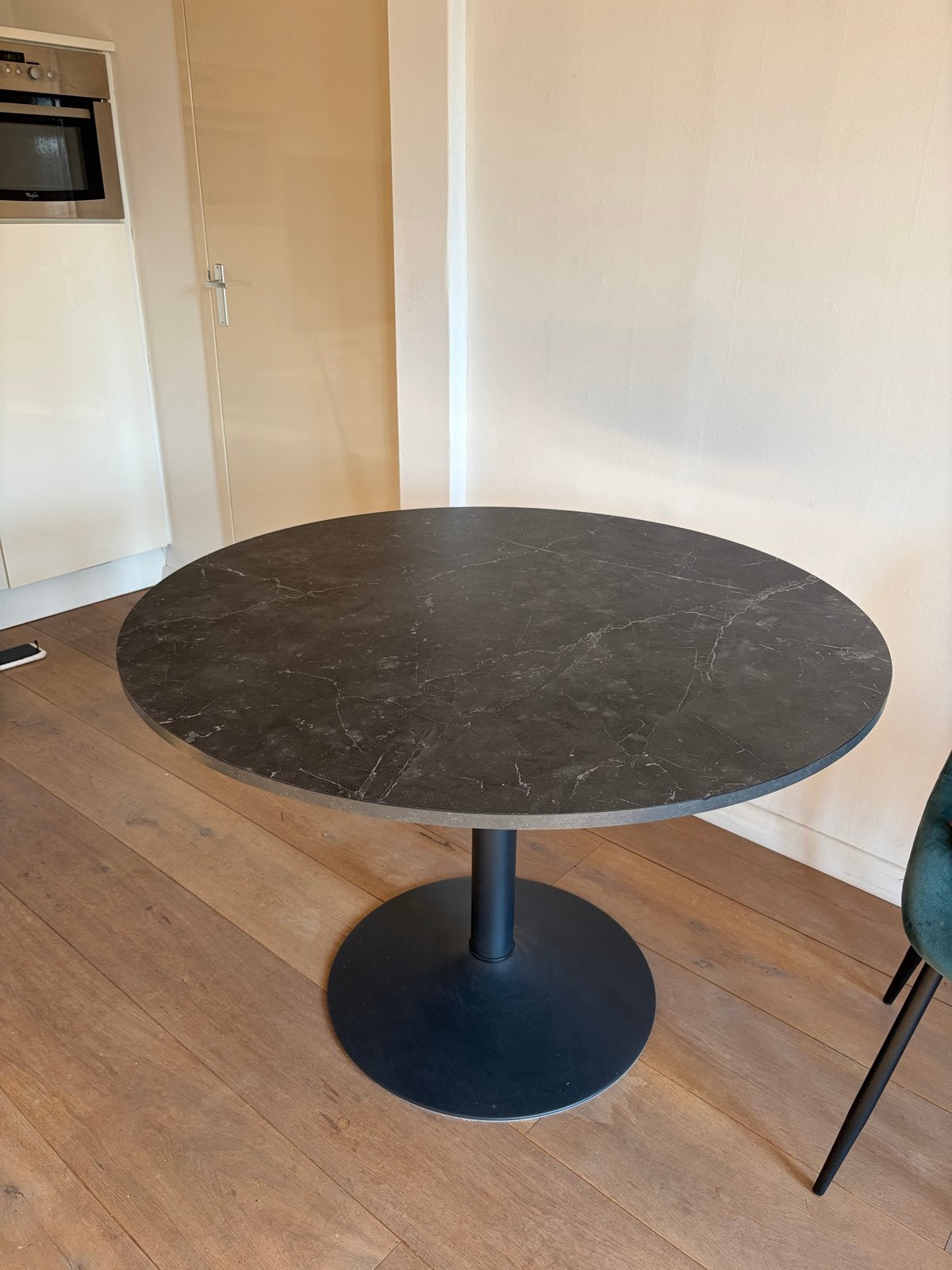 Ronde eettafel met marmerlook blad, Ophalen, Overige materialen, Gebruikt, 100 tot 150 cm