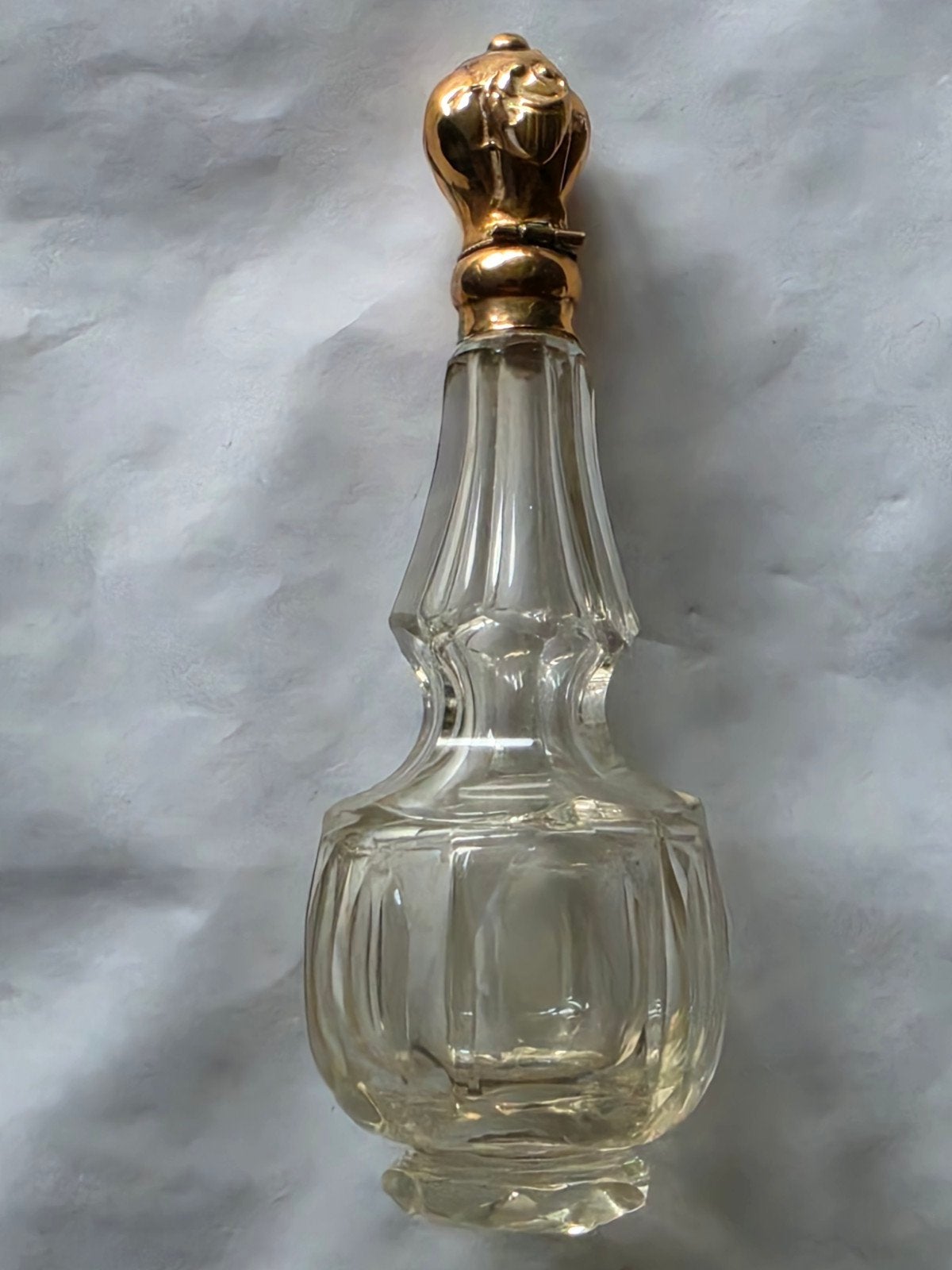 Kristal Parfum flesje met gouden dopje, Antiek en Kunst, Ophalen of Verzenden
