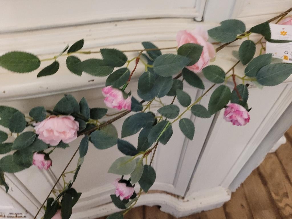 Guirlande met kunstrozen merk Clayre & Eef, 180 cm, Roze, Belle Vieille Brocante, Ophalen of Verzenden