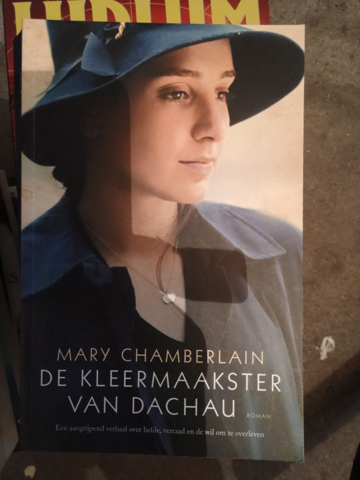 Mary Chamberlain - De kleermaakster van Dachau, Ophalen of Verzenden, Zo goed als nieuw, Mary Chamberlain