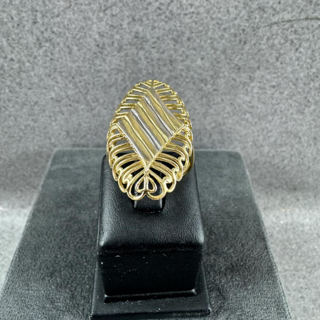 Gouden Ring | 14k | 4,6g |pave vormige tafel |18,75| 407126, 18 tot 19, Gebruikt, Ophalen of Verzenden, Dame