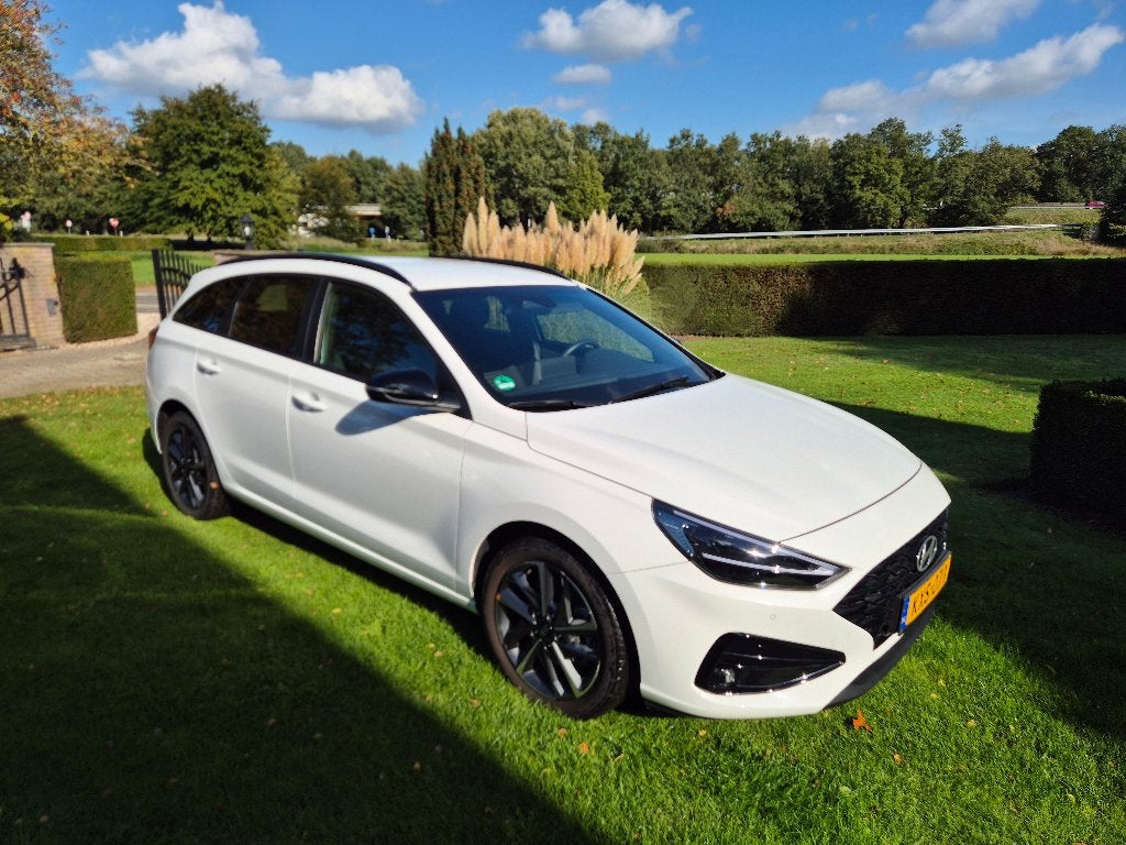 Hyundai i30 1.6 T-gdi 150pk Aut. 2026 parelmoerwit, 4 cilinders, 610 kg, Wit, I30