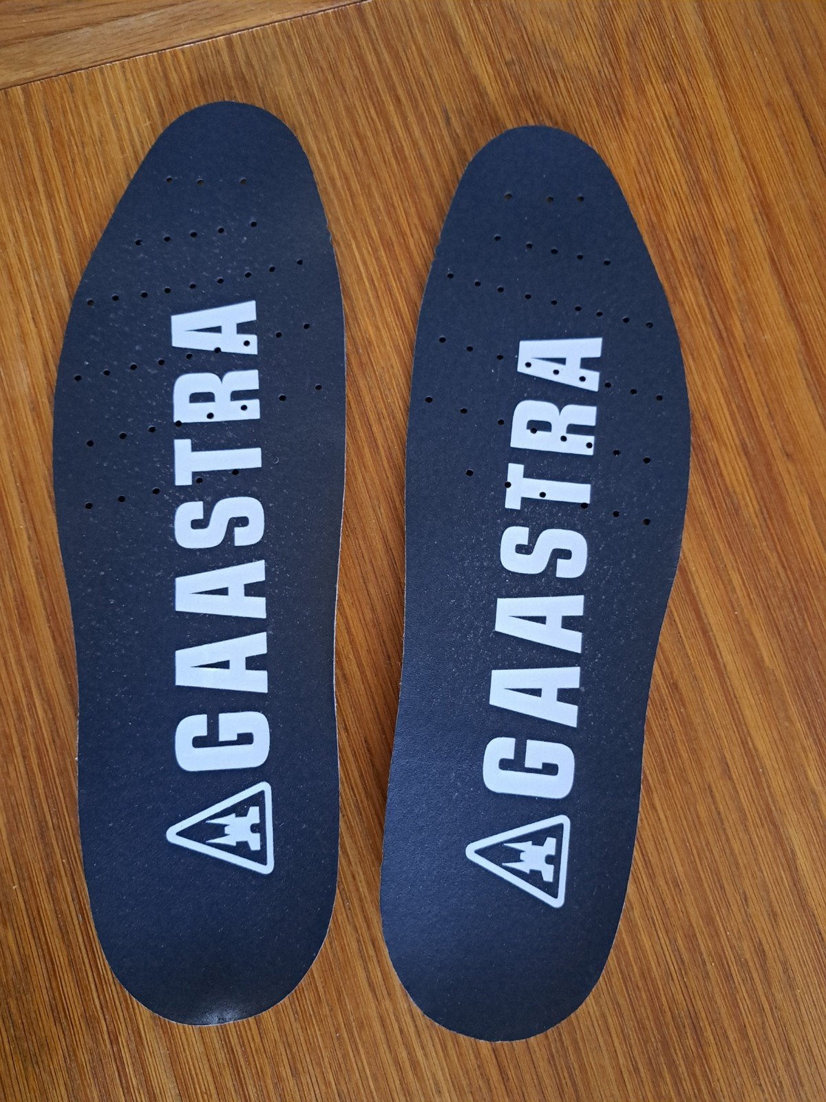 Nieuw GAASTRA HEREN INLEGZOLEN mt. 42
Lengte zool is 28½ cm., Gaastra, Zwart, Nieuw, Ophalen of Verzenden