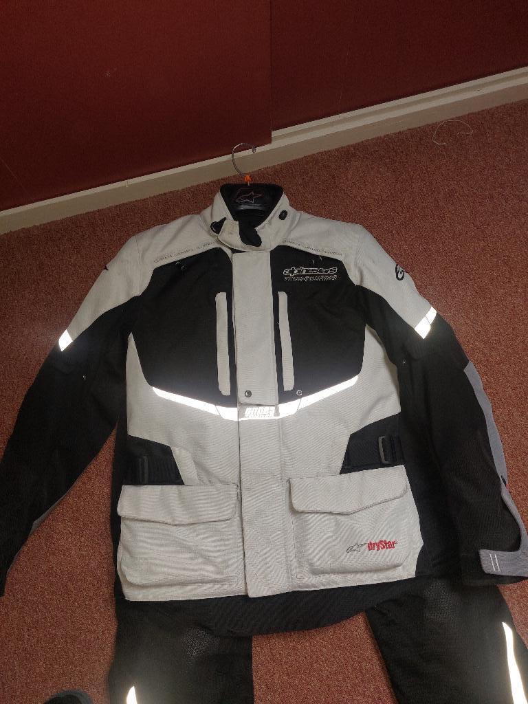 Motorpak Alpinestars en Bering doorwaai jas, Motoren, Kleding | Motorkleding, Ophalen, Combipak, Dames, Alpinestars