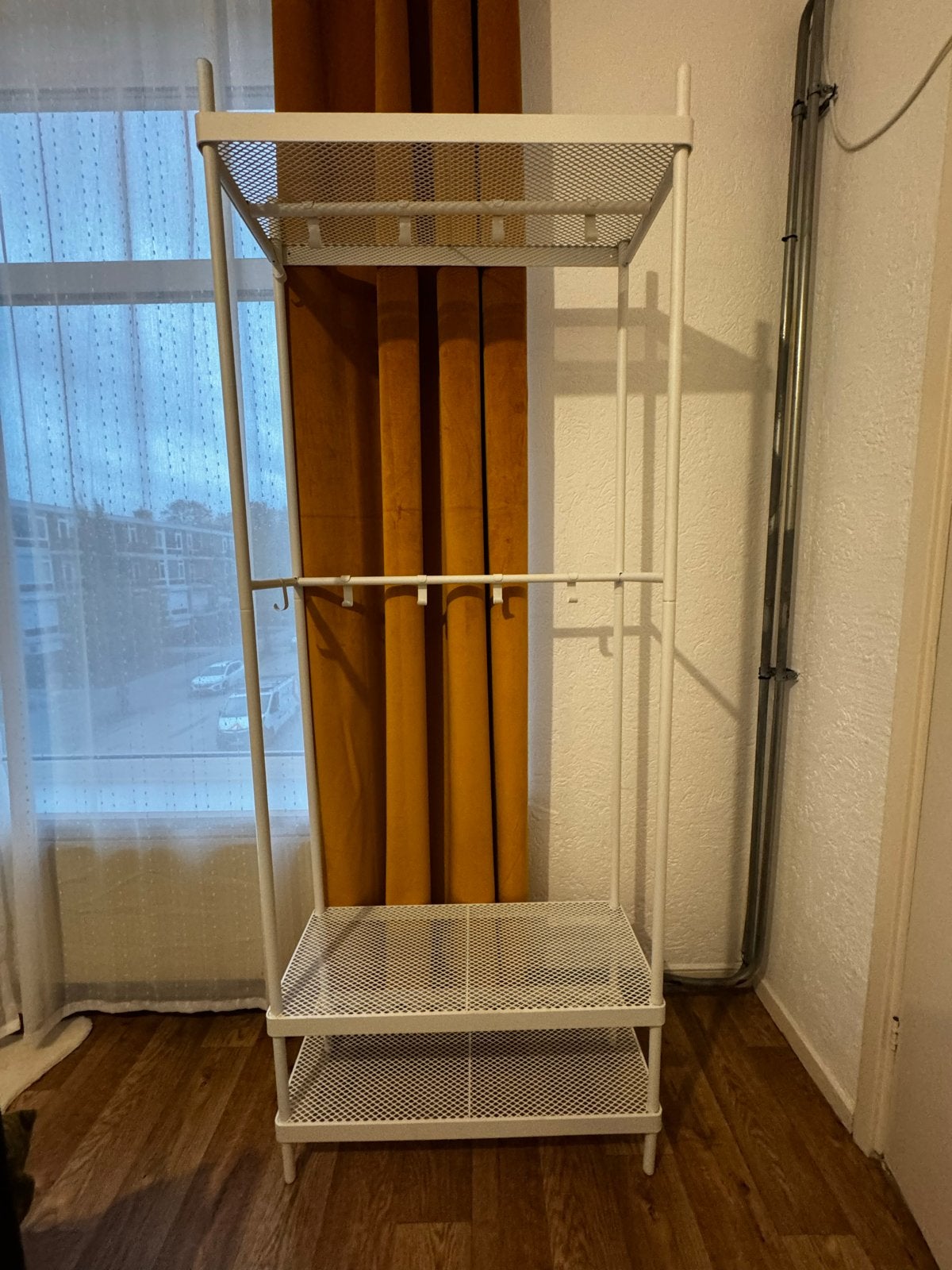 Witte staande kapstok met planken en haken, Ophalen, Zo goed als nieuw, Metaal, Staande kapstok