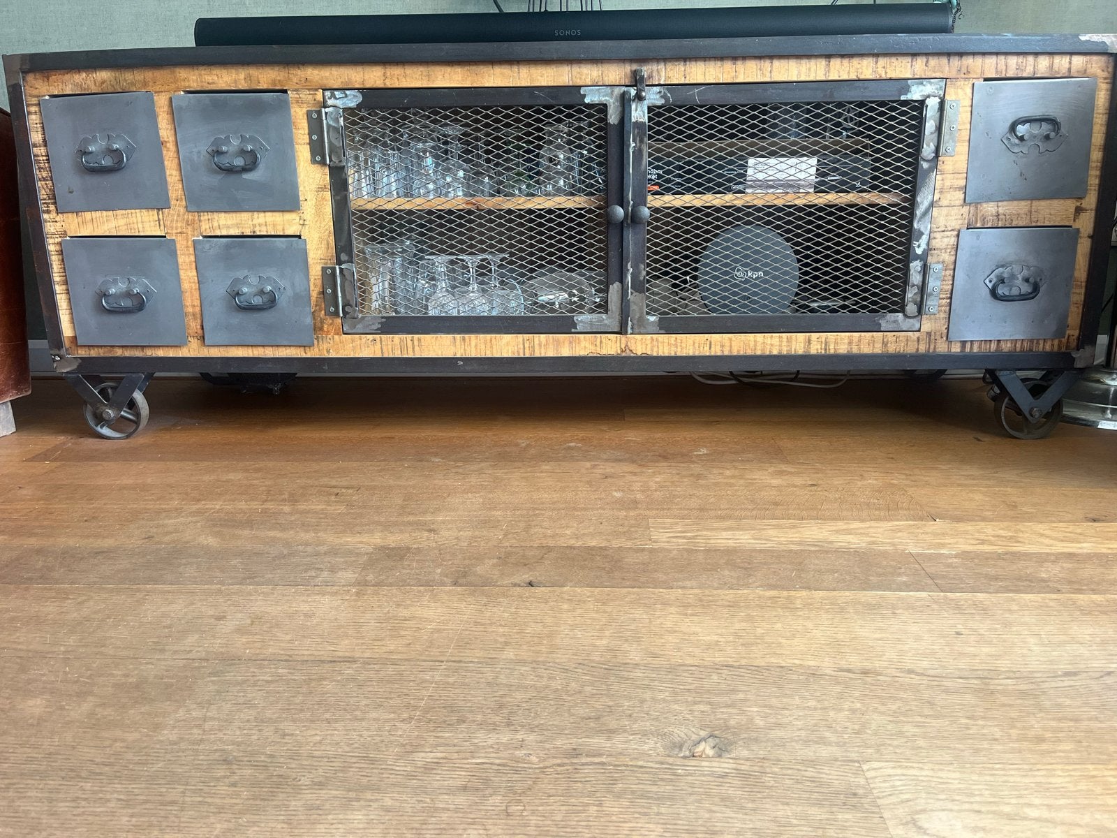 Industriële TV-kast / Dressoir op wielen, Gebruikt, Industrieel vintage, 150 tot 200 cm, Ophalen of Verzenden