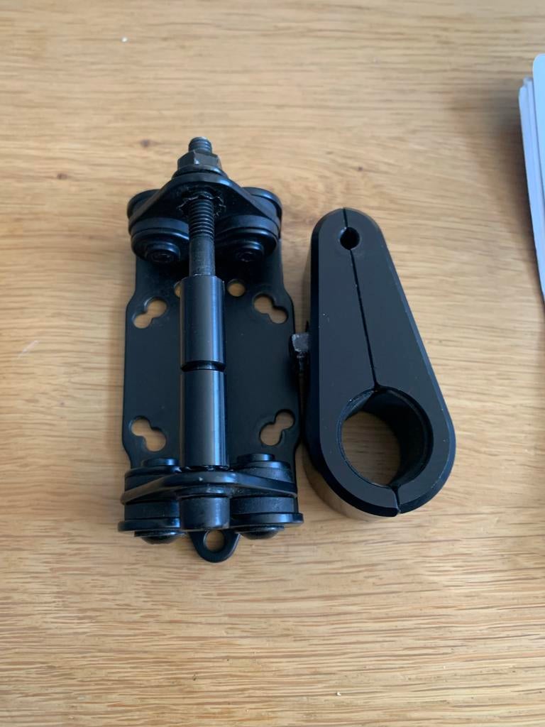 Suzuki navigatiesteun voor motorfiets (22mm stuur), Motoren, Ophalen, Zo goed als nieuw