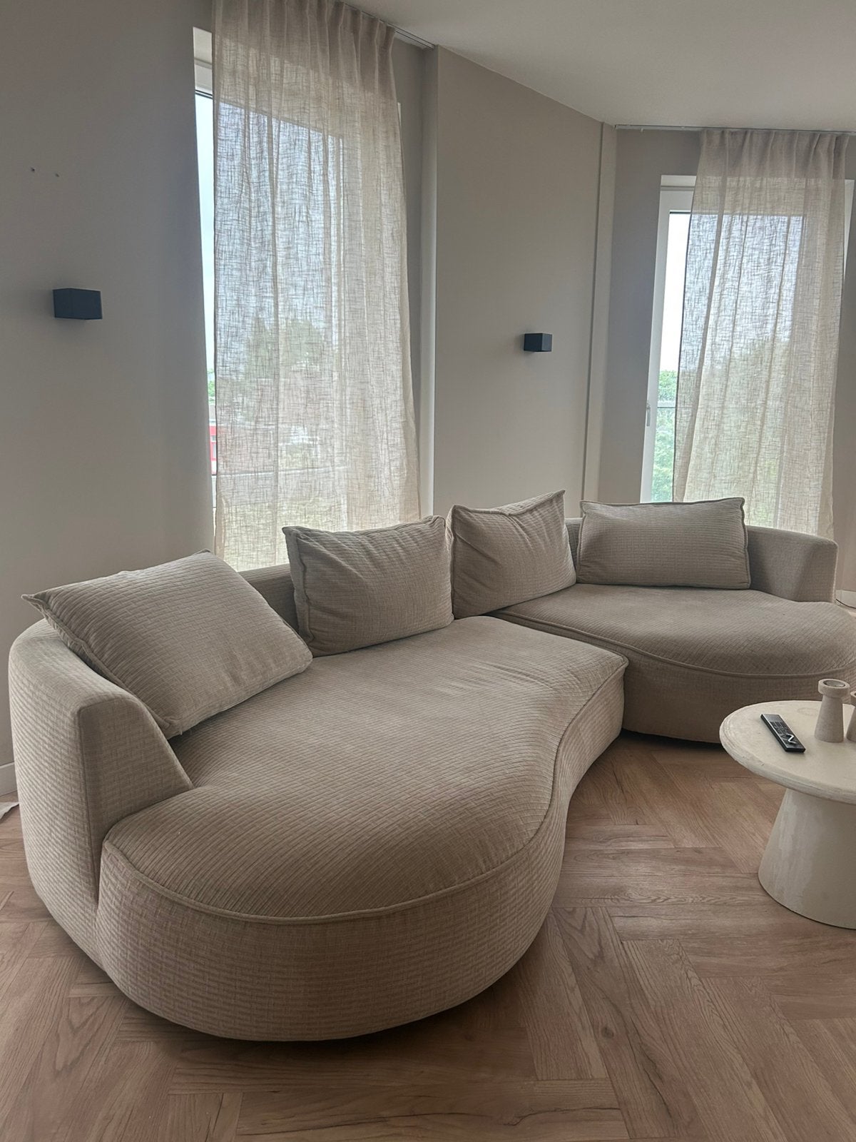 Mooie organische lounge bank beige, Ophalen of Verzenden, Zo goed als nieuw