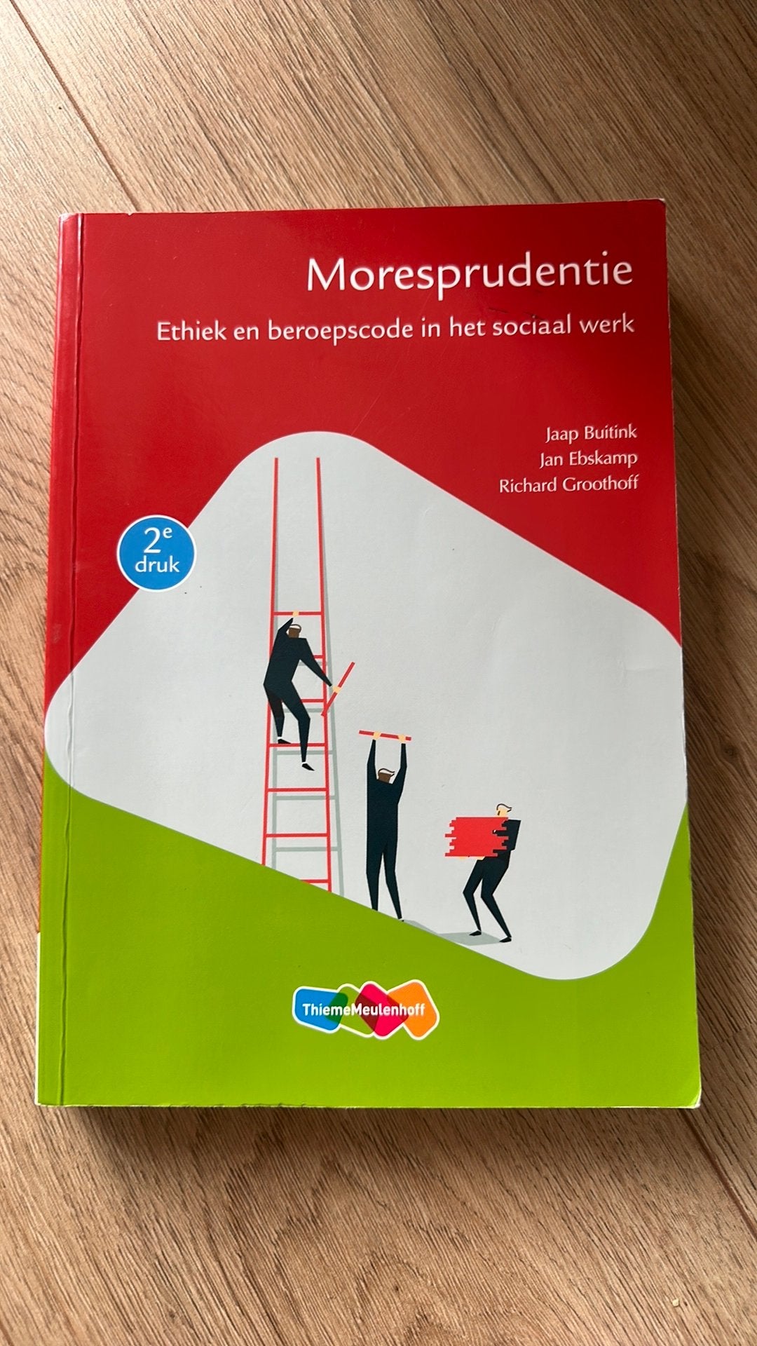 Moresprudentie - Ethiek en beroepscode in het sociaal werk, Boeken, Ophalen of Verzenden, Zo goed als nieuw, Sociale wetenschap