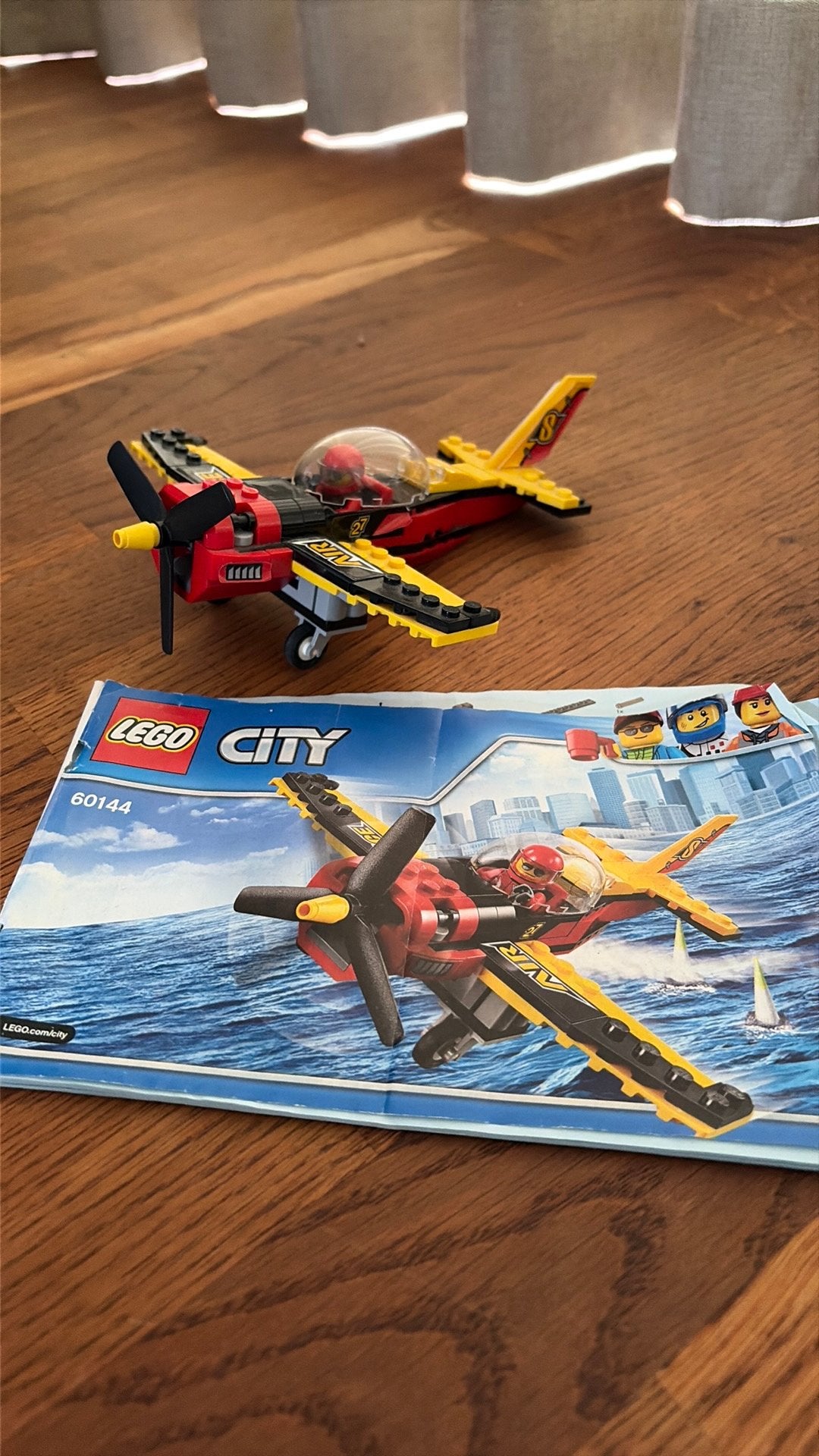 Lego city 60144 race vliegtuig, Kinderen en Baby's, Ophalen, Zo goed als nieuw