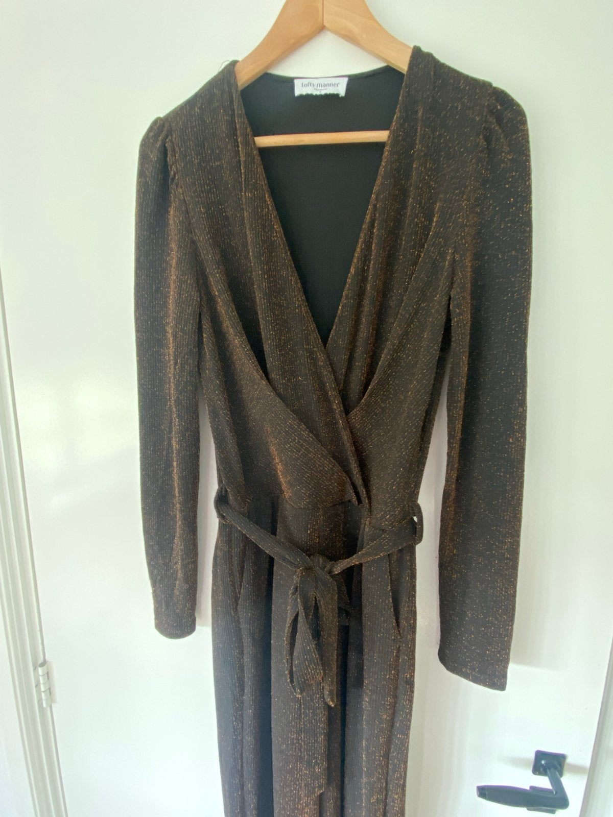 Lofty Manner Jumpsuit Zwart/Goud Glitter Maat M, Kleding | Dames, Jurken, Zo goed als nieuw, Maat 38/40 (M), Zwart, Onder de knie