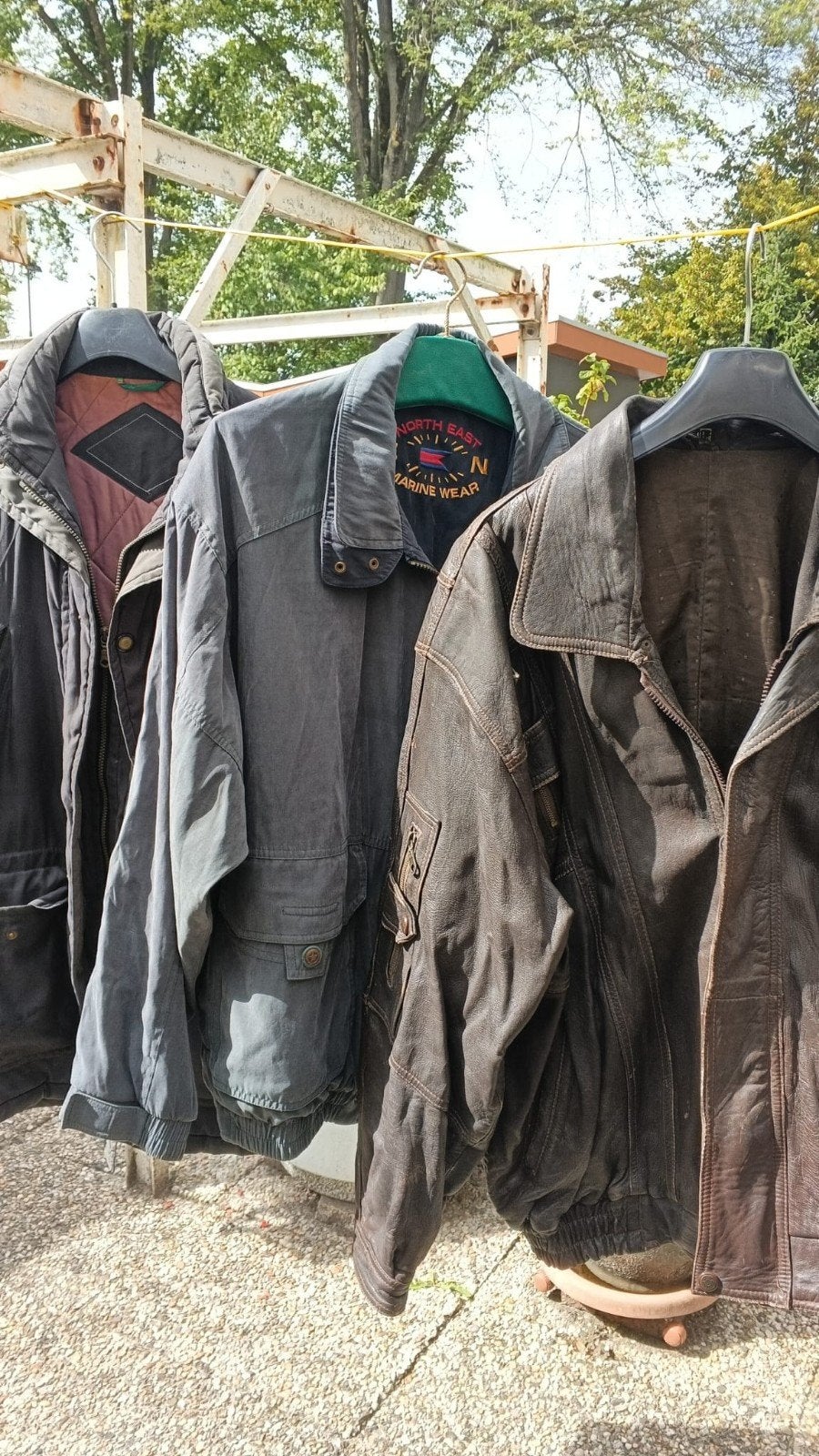 Diverse  vrouw/ herenjassen . dozen met kleding, Ophalen, Meerkleurig, Overige maten, Diverse merken
