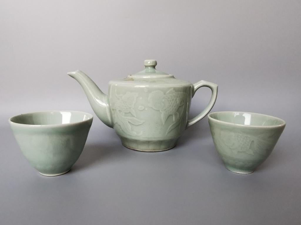 Celadon China Longquan ? Thee set met koi vissen, Verzenden