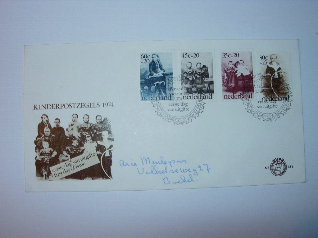 NL Nederland FDC 136 Kinderzegels 1974, Postzegels en Munten, Postzegels | Eerstedagenveloppen, Verzenden, Beschreven, Nederland