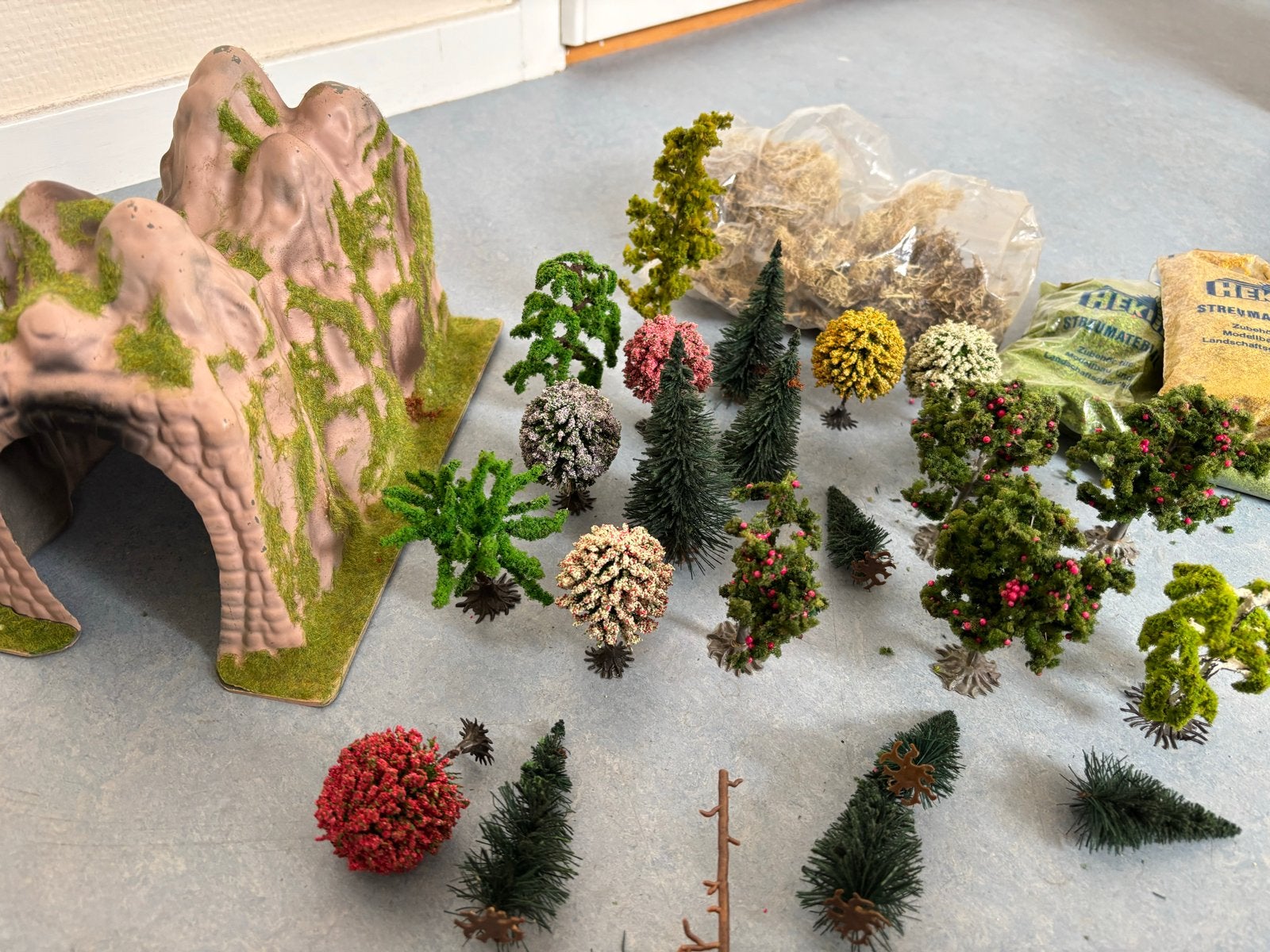 Modelbouw landschap set: bomen, struiken, tunnel, strooi, Ophalen of Verzenden, Gebruikt, 1:50 tot 1:144