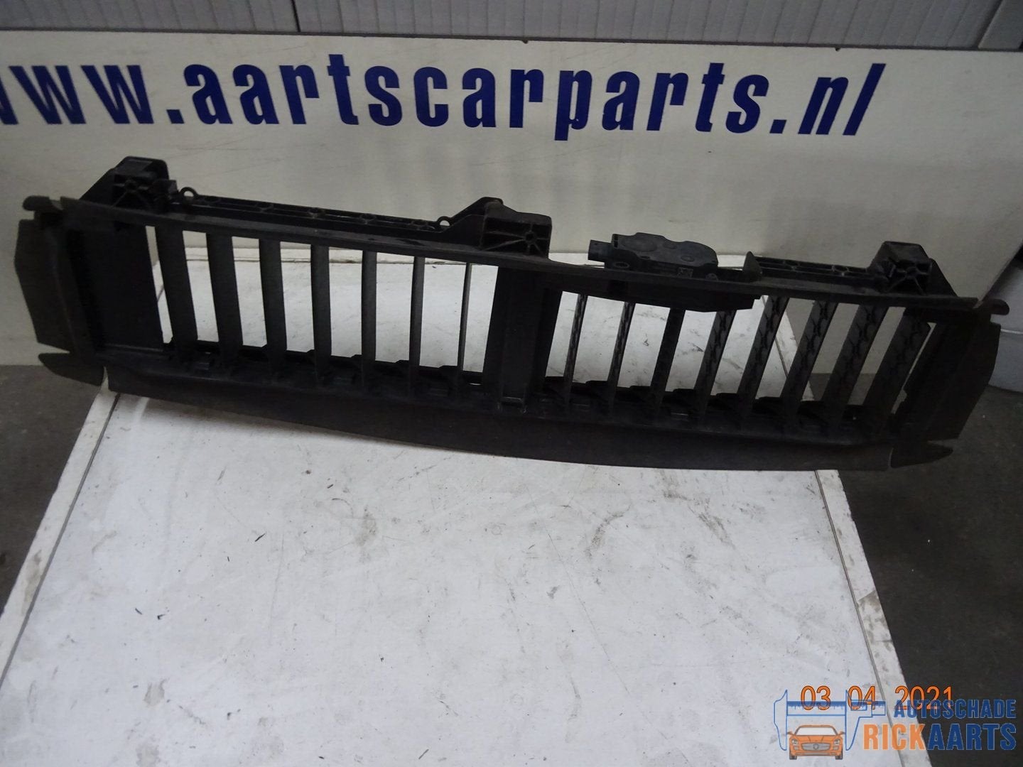 Mercedes E W 213 afsluitbaar koelgeleiding 2135002900, Gebruikt, -, Ophalen of Verzenden, -