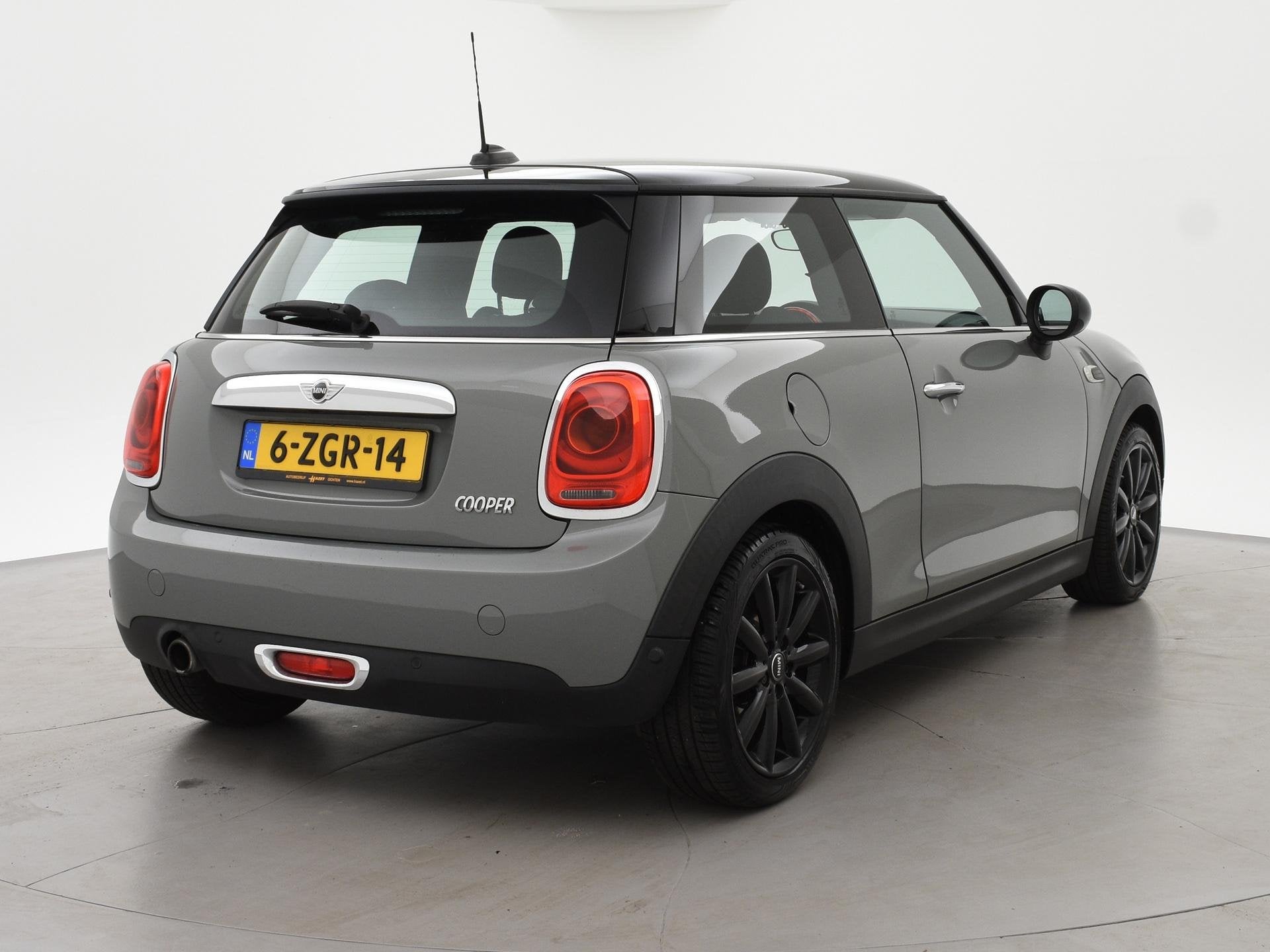 MINI 3-Deurs 1.5 COOPER PEPPER *MOONWALK GREY* + STOELVERW., Auto's, Mini, Voorwielaandrijving, 136 pk, Gebruikt, 4 stoelen