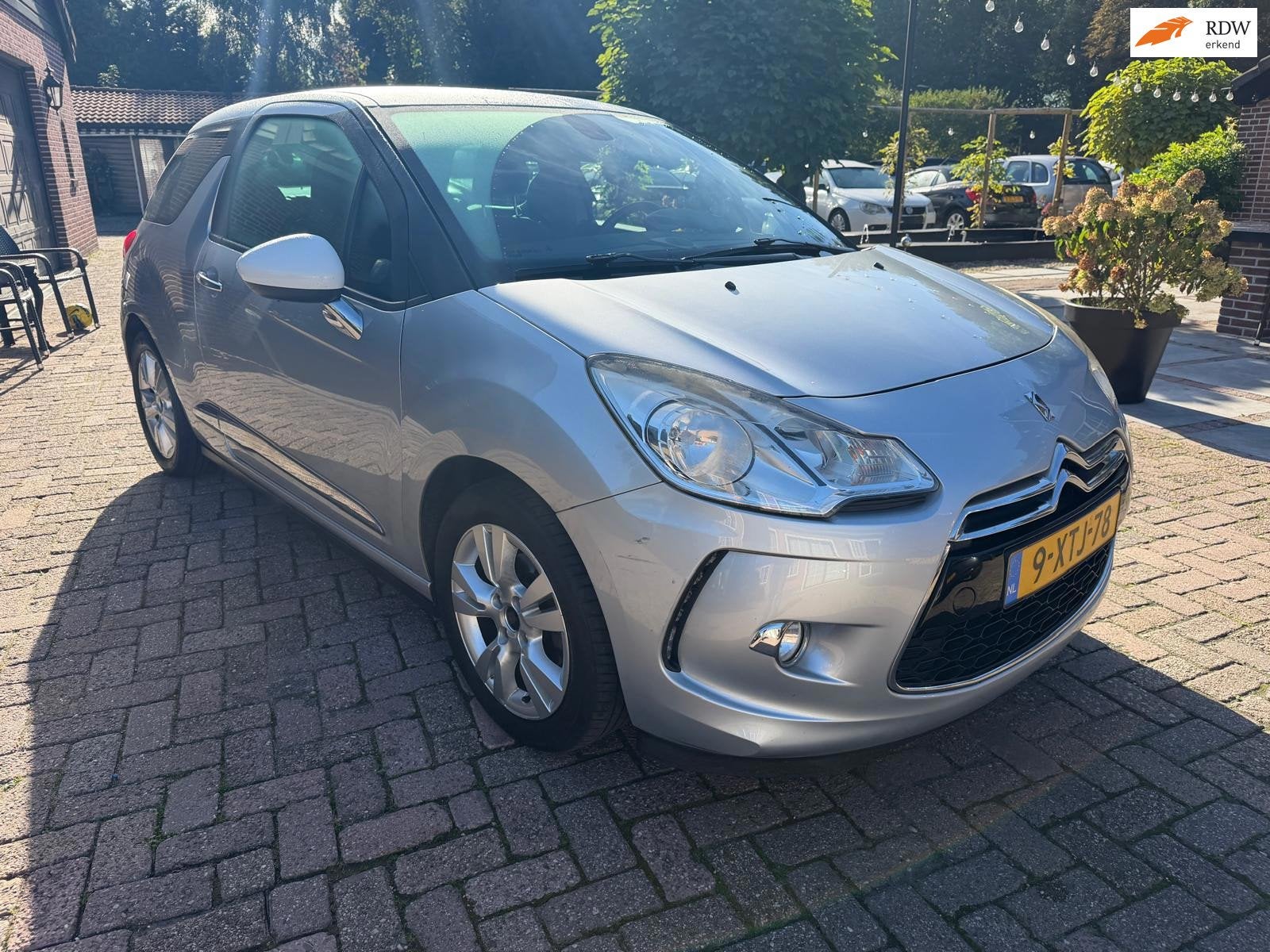 Citroen DS3 1.6 VTi So Chic AUTOMAAY Nieuwe APK, Auto's, Euro 5, 15 km/l, Gebruikt, 4 cilinders