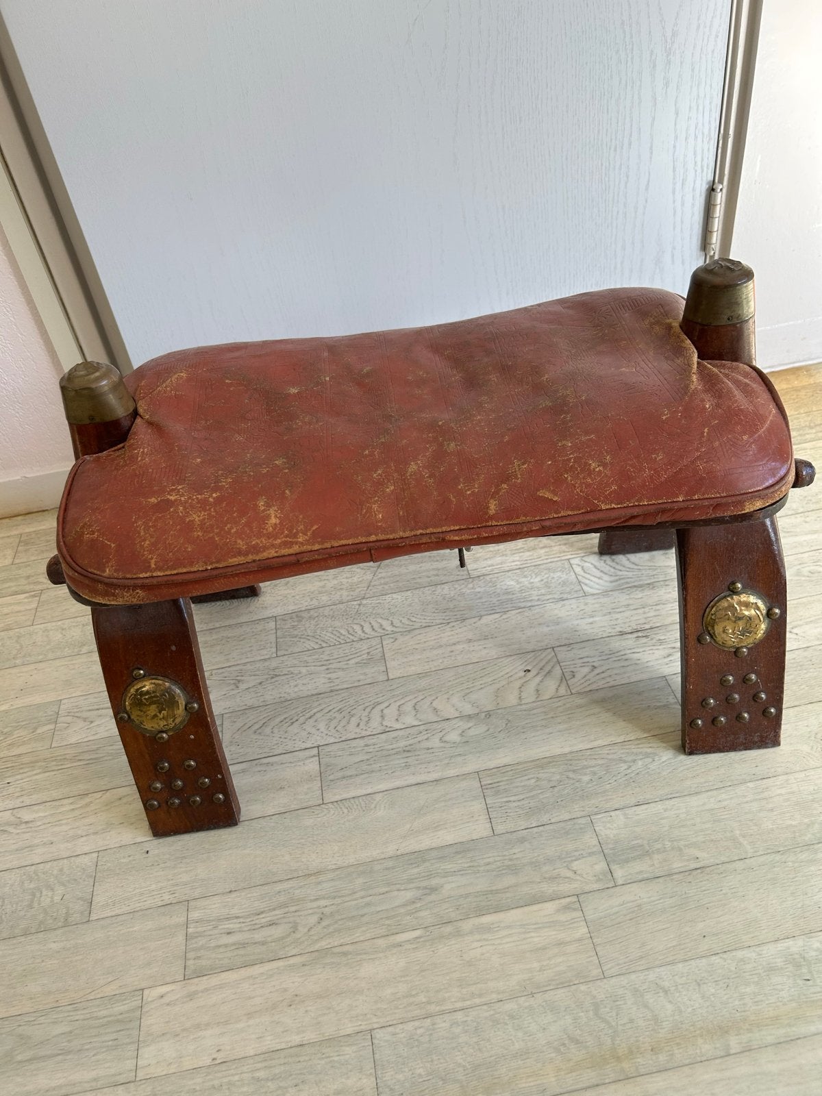 Vintage Egyptisch kamelenkrukje / Voetenbankje, Antiek en Kunst, Ophalen