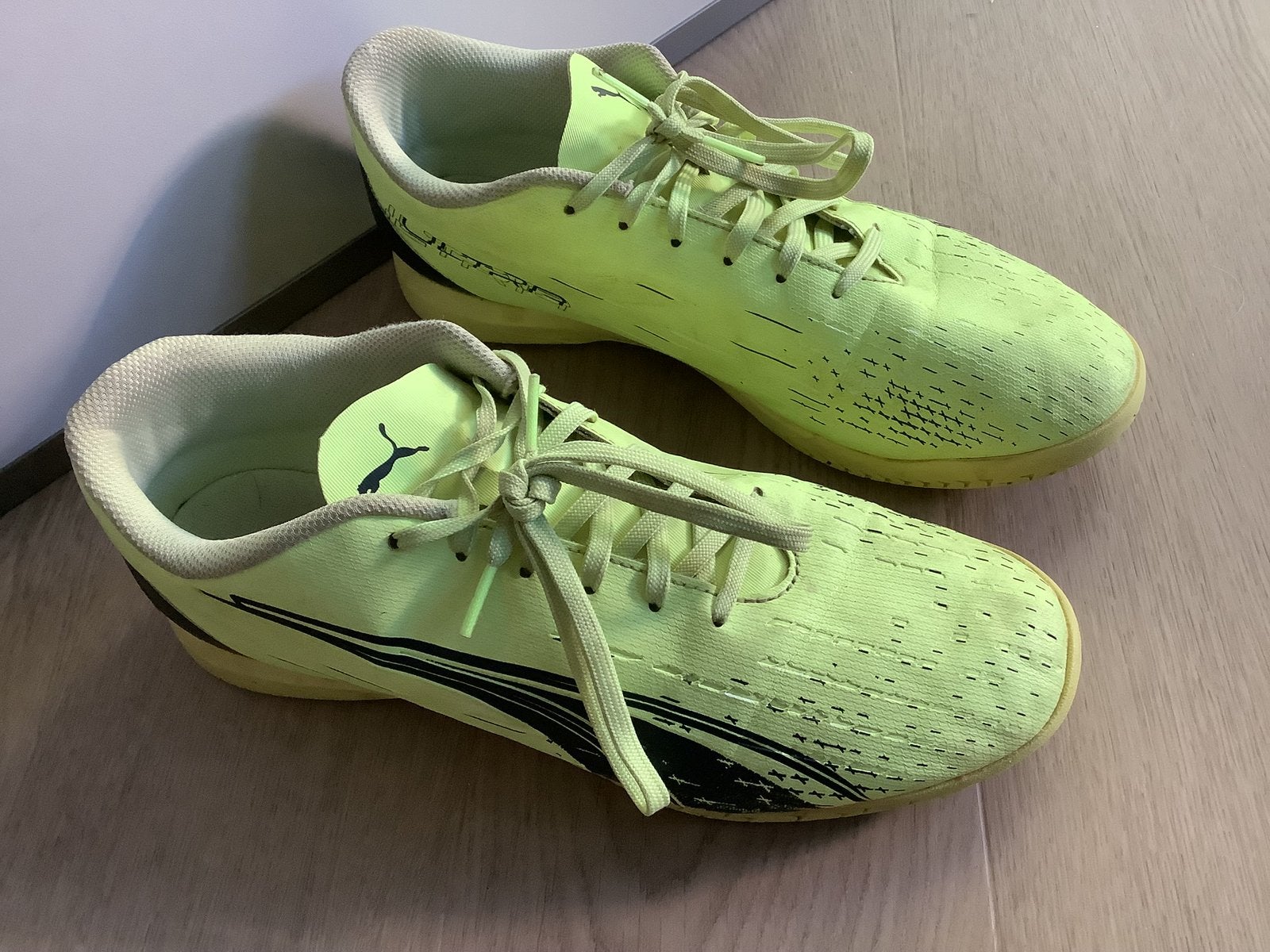 Puma ultra voetbalschoenen maat 42,5 gymschoenen schoenen, Sport en Fitness, Voetbal, Ophalen of Verzenden, Zo goed als nieuw