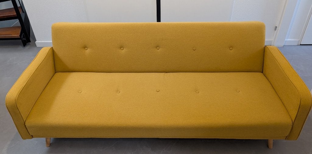 MADE Chou slaapbank mosterdgeel (210 cm), Huis en Inrichting, Ophalen, Gebruikt, Geel, Tweepersoons
