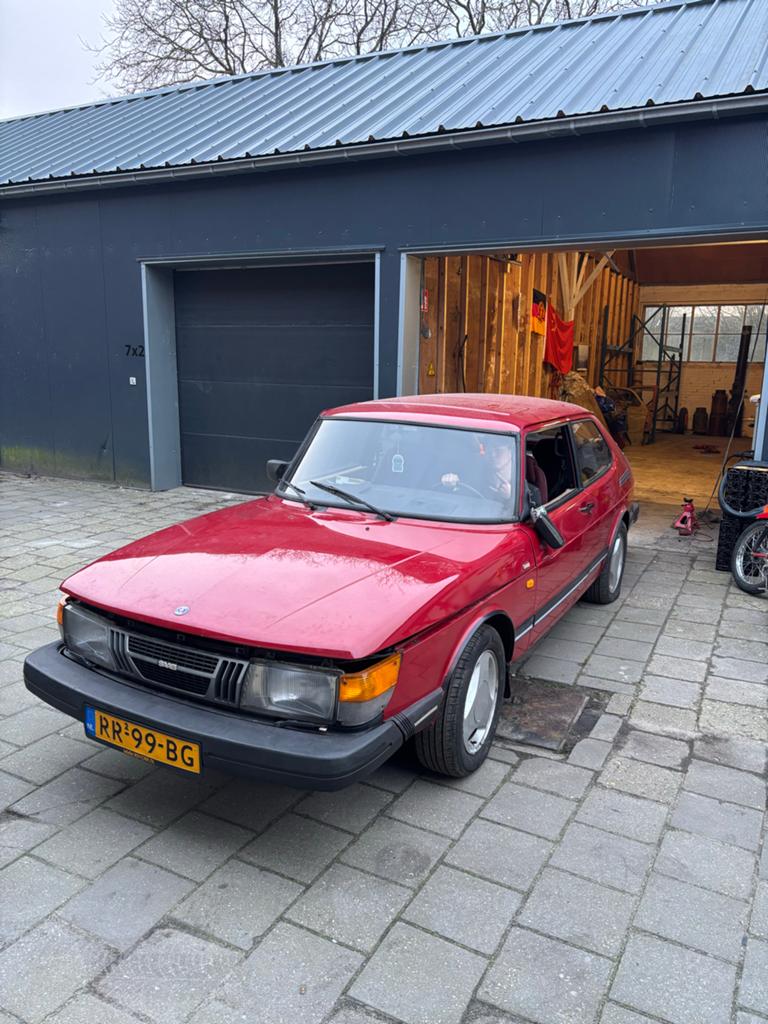 Saab 900 2.0 HB B6 1987 Rood, Voorwielaandrijving, 4 cilinders, Origineel Nederlands, Saab 900