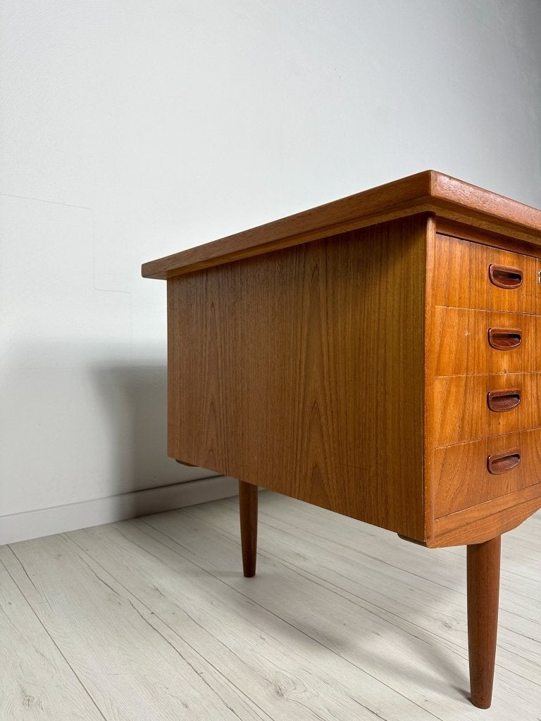 Minimalistisch Deens teak bureau vintage mid century 60s, Vintage, Ophalen of Verzenden, Zo goed als nieuw