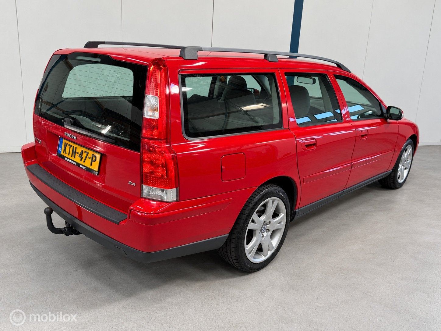Volvo V70 2.4 AUTOMAAT / 1E EIGENAAR / UNIEK 39.500KM, Verwarmde buitenspiegels, 2435 cc, 5 cilinders, Rood