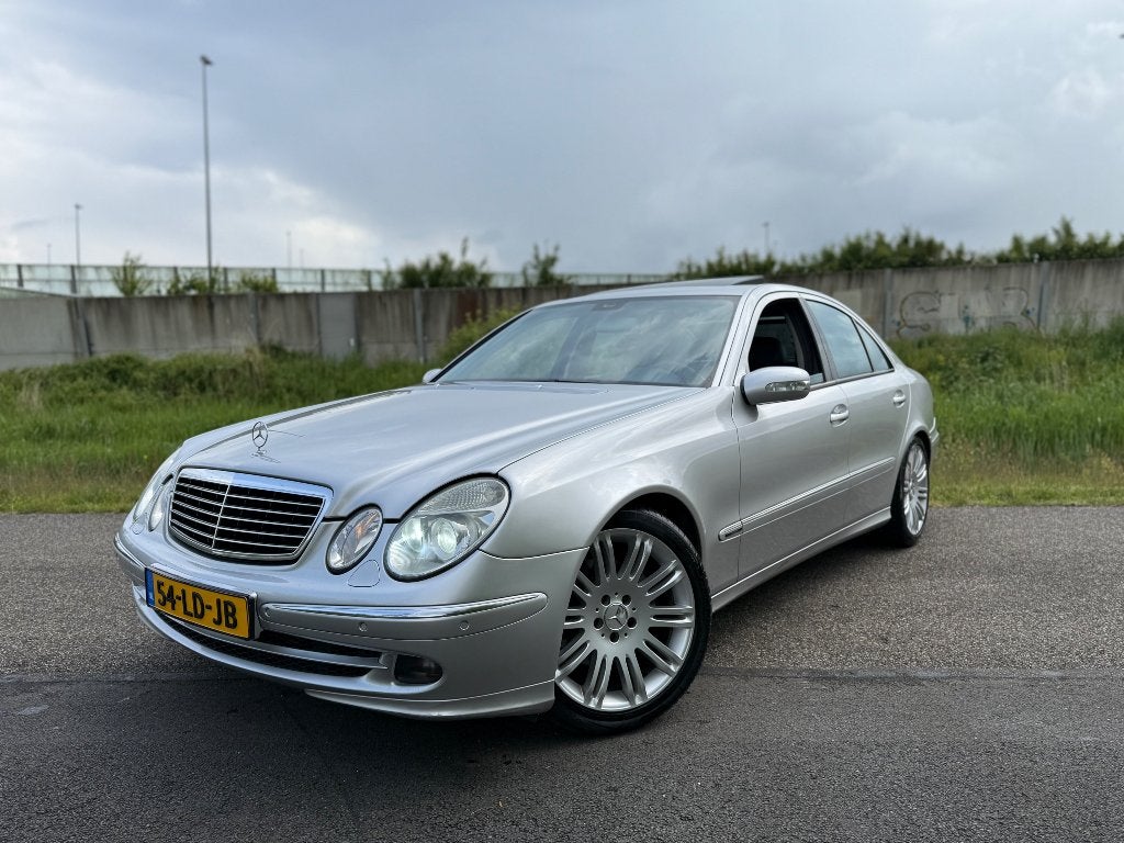 MERCEDES-BENZ E-KLASSE 3.2 CDI E320 AVANTGARDE LUXE NAP !, Automaat, Achterwielaandrijving, Zwart, 3222 cc