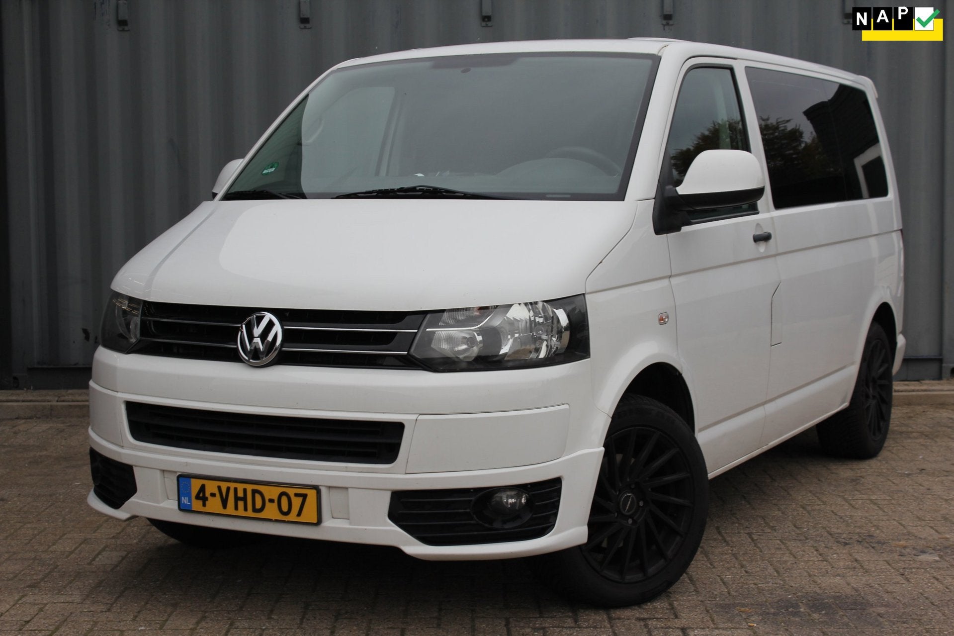 Volkswagen Transporter 2.0 TDI L1H2|Dubbel cabin | Navi Leer, Auto's, Voorwielaandrijving, Gebruikt, Zwart, 4 cilinders