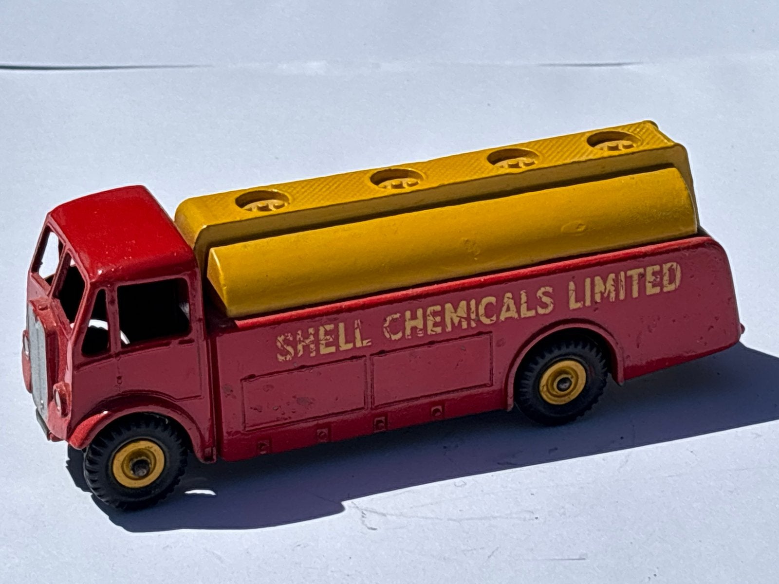 Dinky Toys 991 AEC MONARCH THOMPSON TANK 1955-1958 * BEAUTY!, Ophalen of Verzenden, Zo goed als nieuw, Bus of Vrachtwagen, Dinky Toys