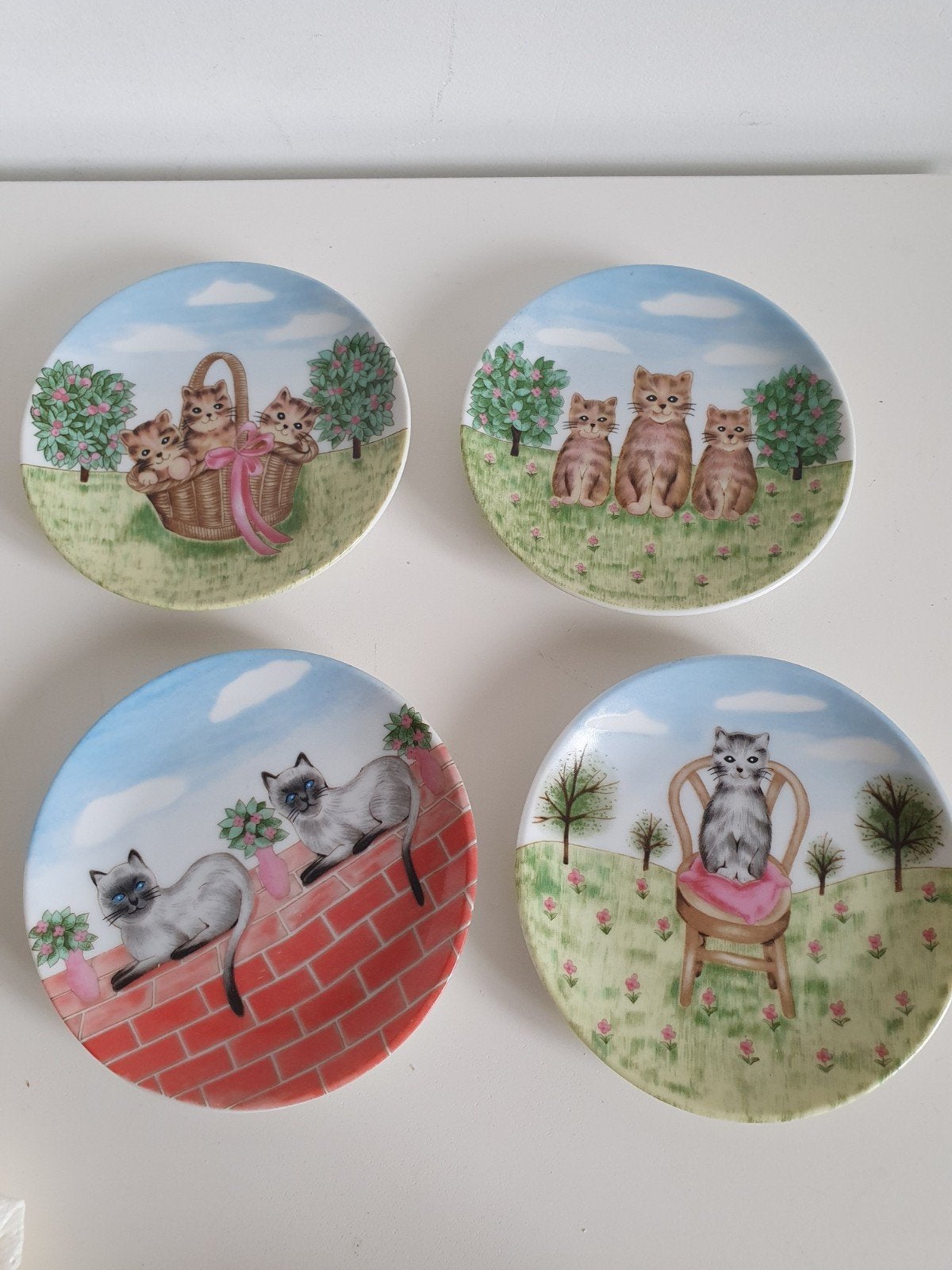 prachtige katten, petit four /desert borden, 4 van 10 cm., Ophalen of Verzenden, Porselein, Overige stijlen, Bord(en)