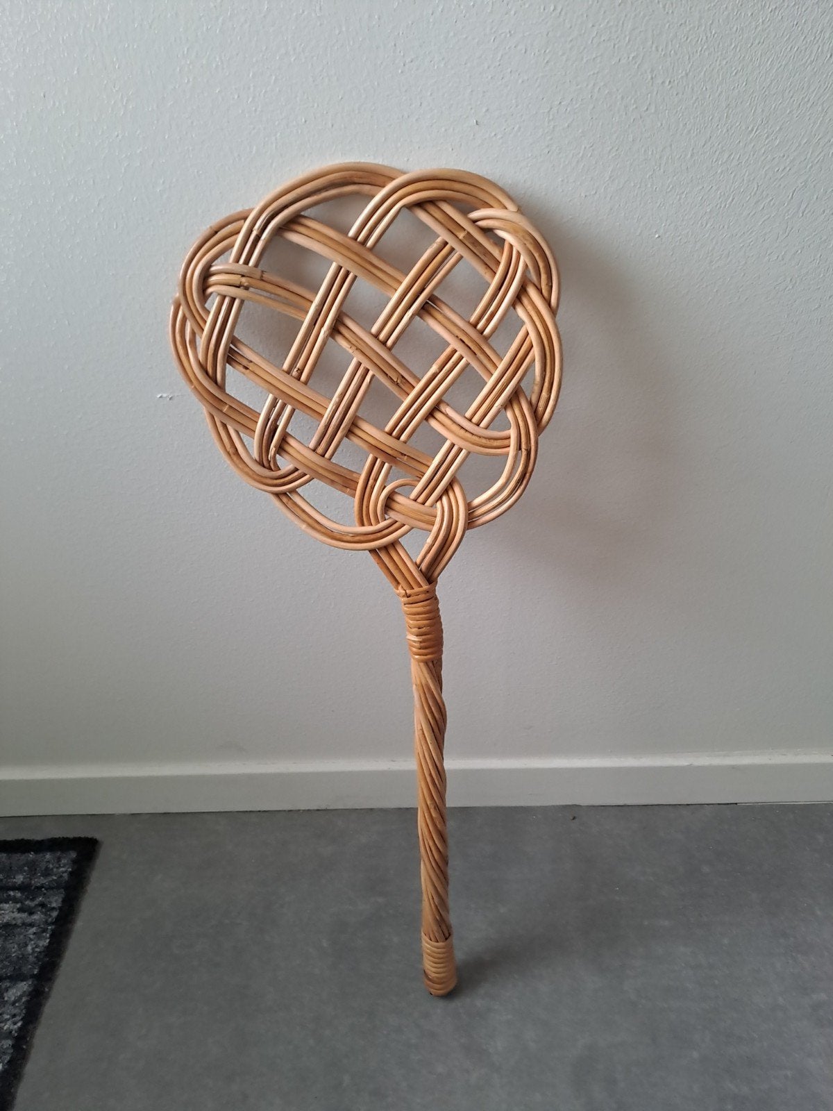 Vintage rotan mattenklopper, Vintage, Ophalen of Verzenden, Zo goed als nieuw, Natuurlijk materiaal