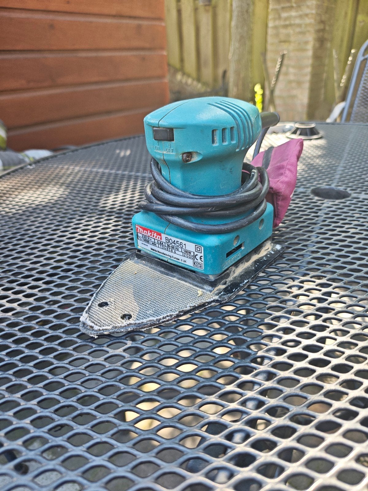 Makita BO4561 vlakschuurmachine - zool moet vervangen, Doe-het-zelf en Verbouw, Gereedschap | Schuurmachines, Ophalen of Verzenden