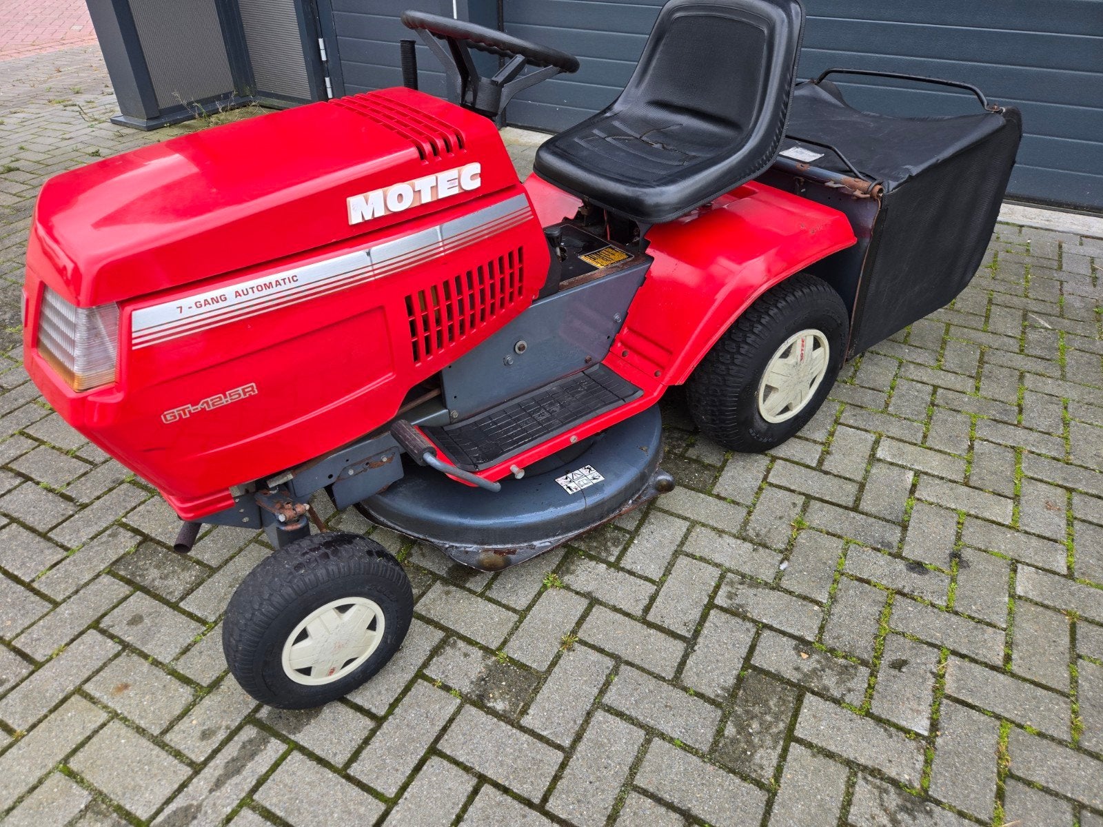 Zitmaaier motec 
Moter 12/5pk b&s
Variomatic , Tuin en Terras, Grasmaaiers, Ophalen, Zo goed als nieuw, 50 cm of meer