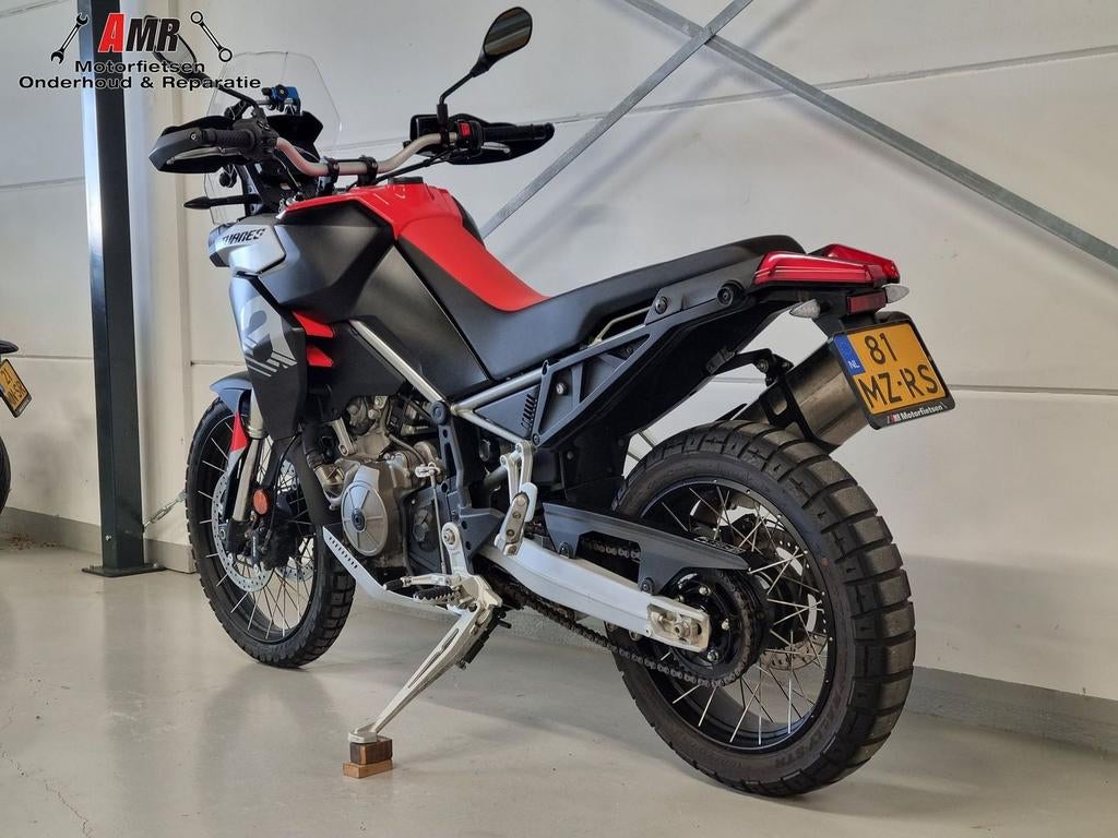 APRILIA TUAREG 660 (bj 2022), 2 cilinders, Motorrijbewijs A, Bedrijf, Onbekend