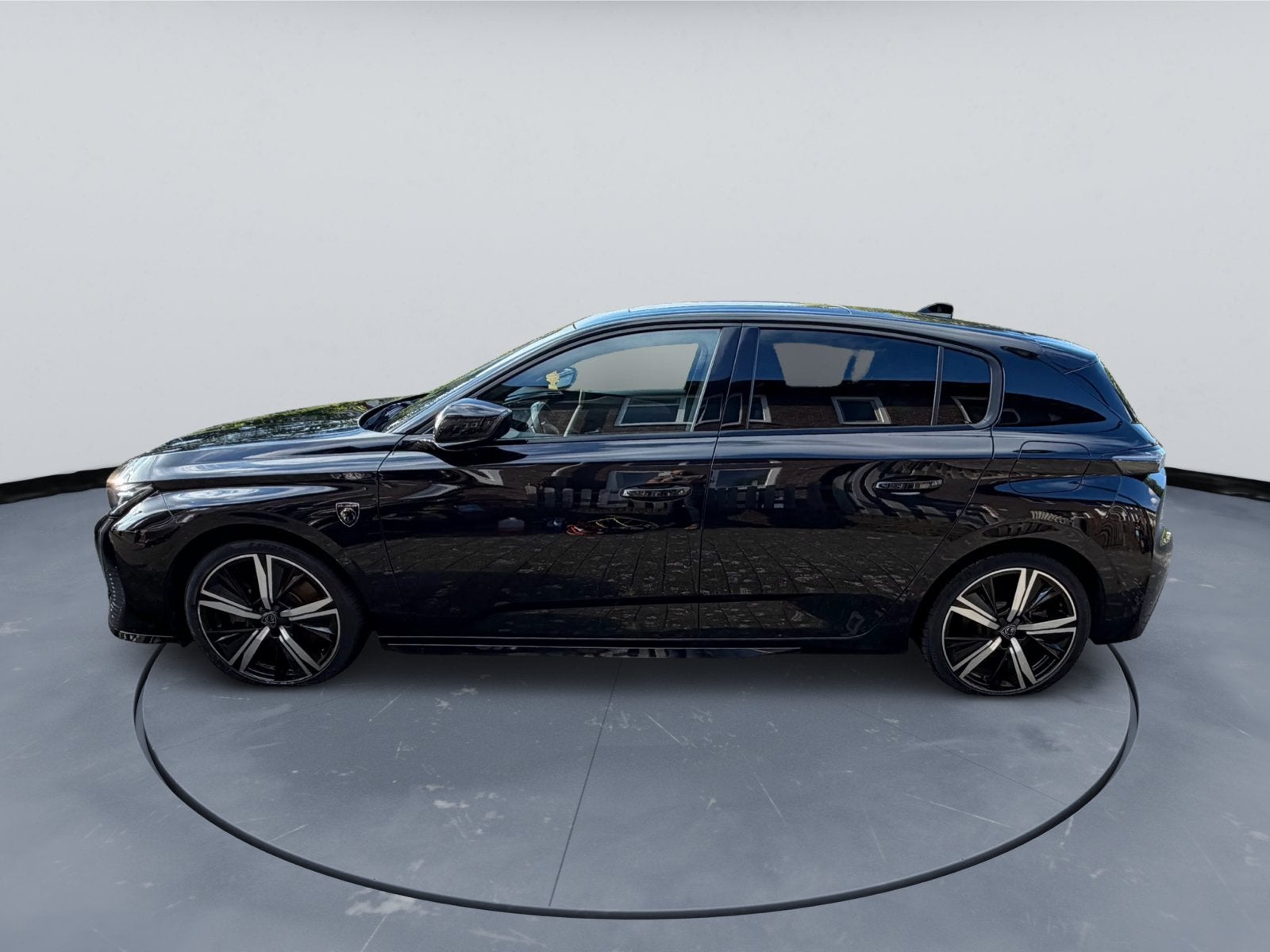 Foto 3 van Peugeot 308 1.6 Hybrid 225pk E-eat8 2022 Zwart