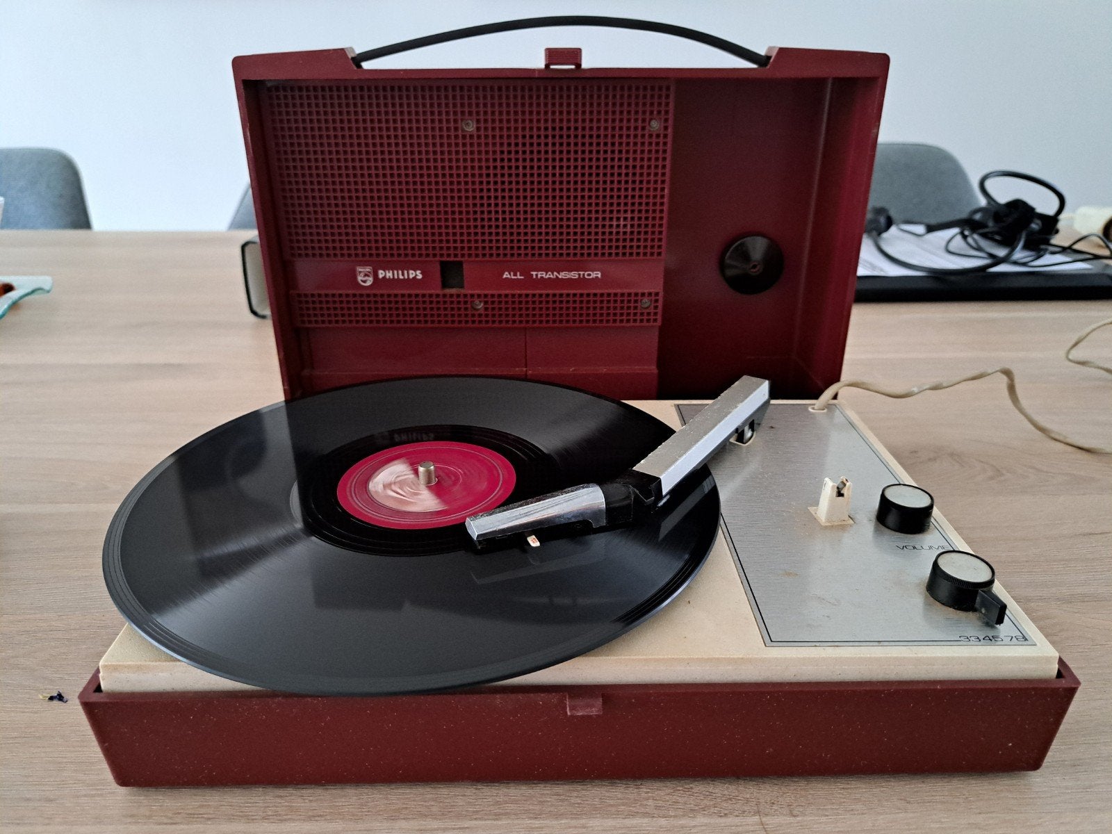 Vintage Philips Platenspeler - Draagbaar volume knop werkt n, Audio, Tv en Foto, Platenspelers, Ophalen, Gebruikt, Platenspeler