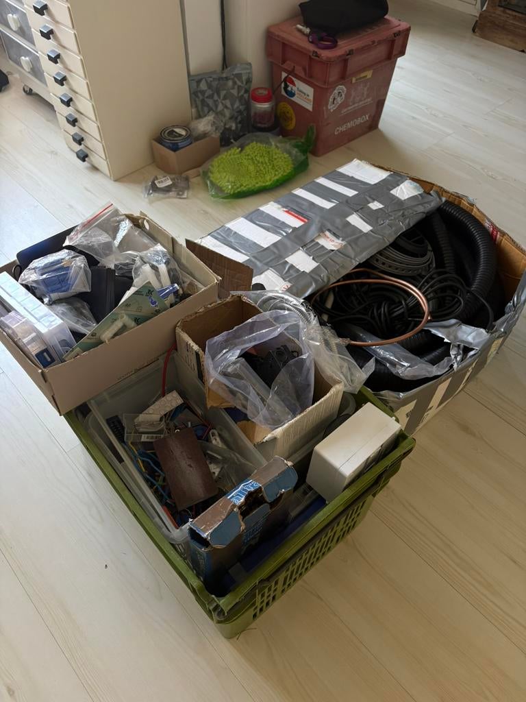 Bak vol met camperbouw spul: electra, water, kachel enz enz, Ophalen of Verzenden, Nieuw