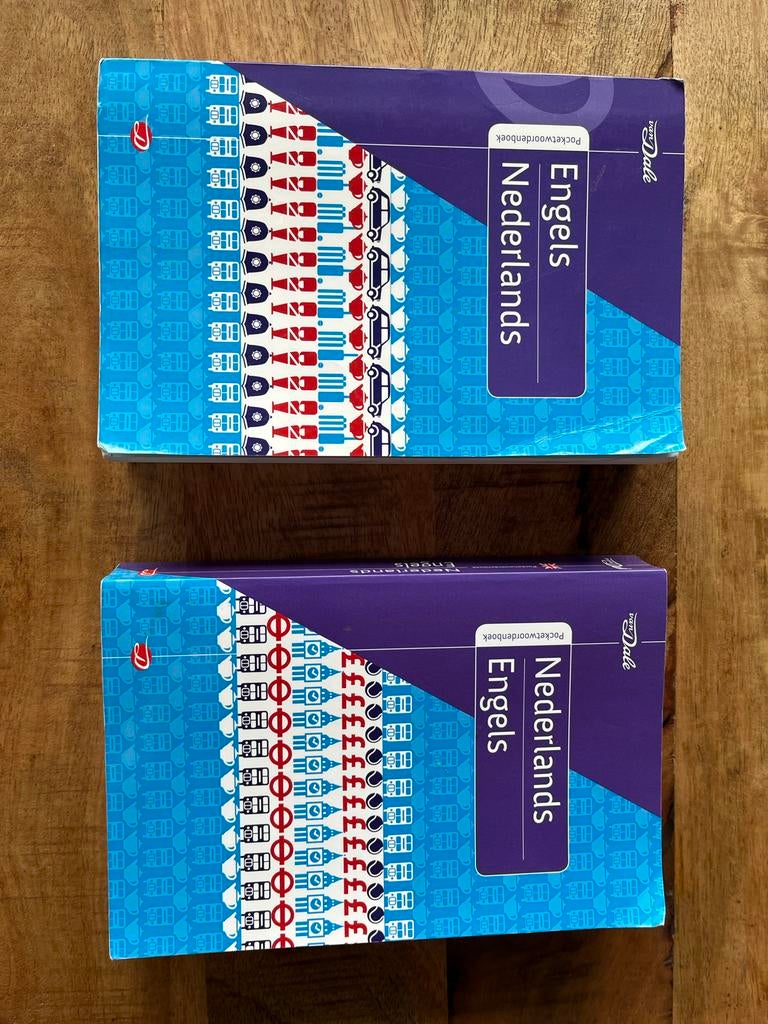Van Dale woordenboeken, Boeken, Woordenboeken, Nederlands, Ophalen of Verzenden, Zo goed als nieuw, Van Dale
